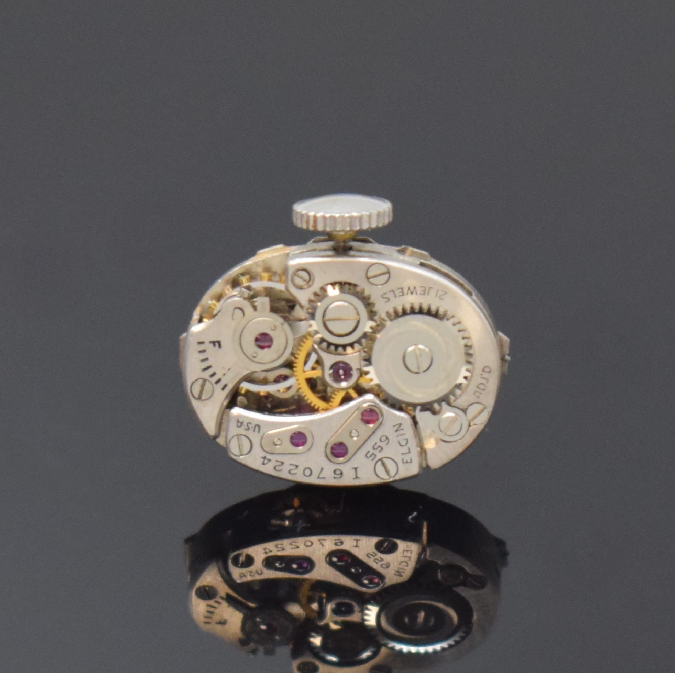 Detail e: LORD ELGIN ausgefallene rechteckige Damenarmbanduhr in WG 585/000k, USA um 1955, Handaufzug, 2-tlg. Geh. m. rautenförmigem Ausschnitt f. das ...