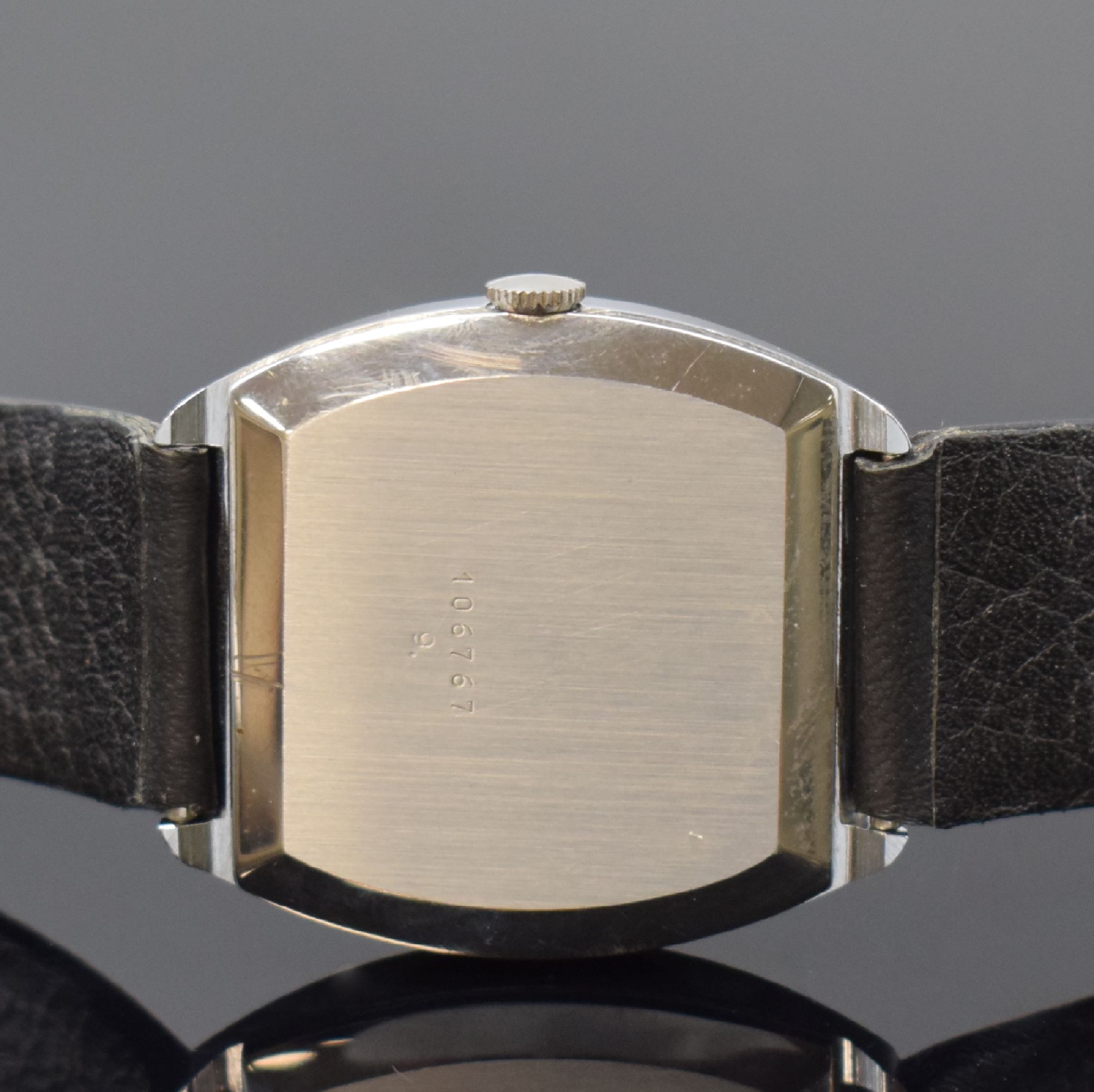 Detail c: DUGENA 5 Armbanduhren aus Lagerbestand, Schweiz um 1970, Handaufzug, 4 verchromte u. 1 Stahlgeh. m. aufgedr. Stahlboden, Gläser teilw. besch., ...