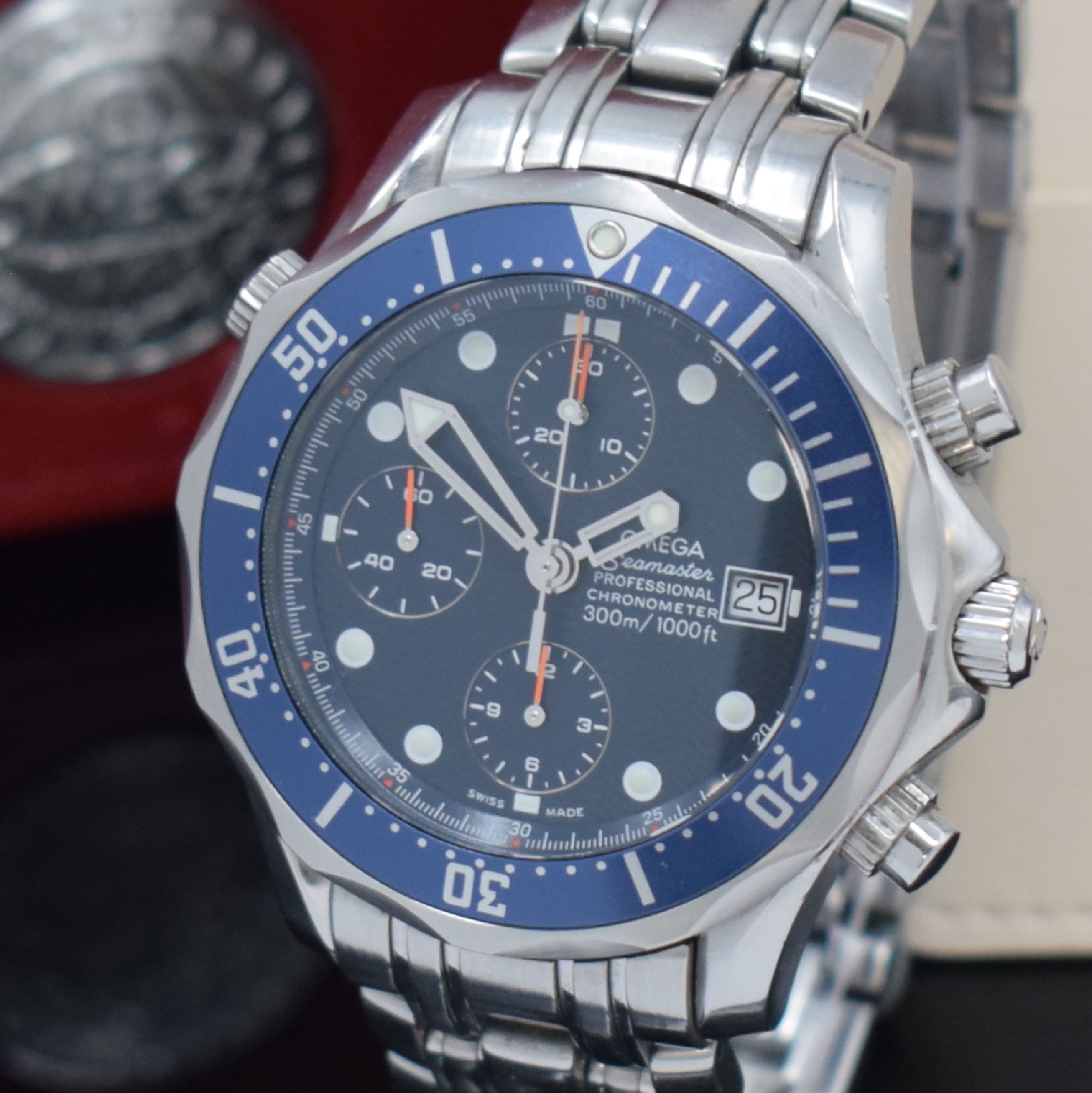 Detail a: OMEGA Herrenarmbanduhr Chronometer Modell Seamaster Professional Diver 300M Referenz 178.0514/25998000, Automatik, Schweiz verk. lt. beil. Pap. ...