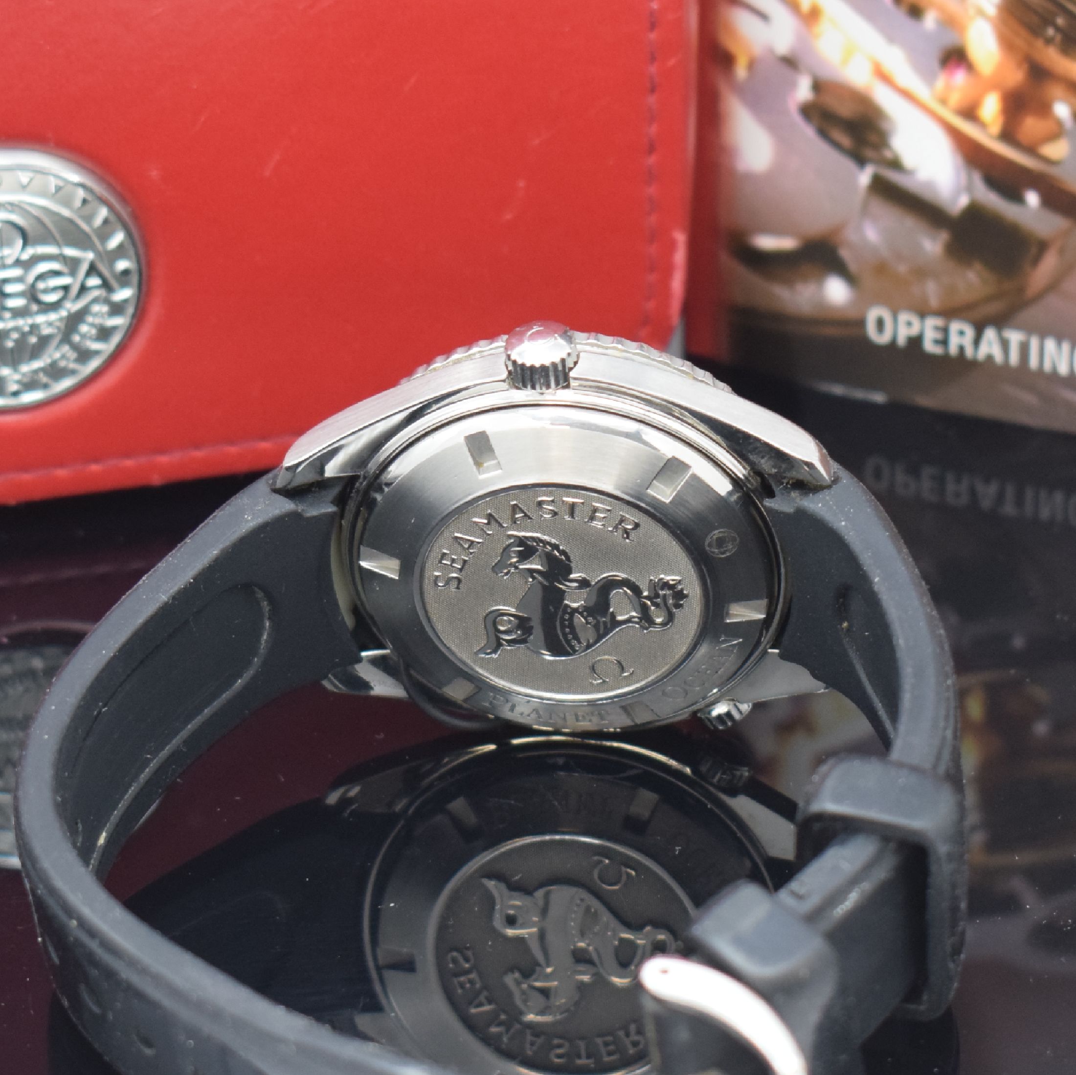 Detail d: OMEGA Herrenarmbanduhr Seamaster Professional Planet Ocean Co-Axial Chronometer Referenz 168.1652, Automatik, Schweiz um 2005, Edelstahlgeh., Boden, ...