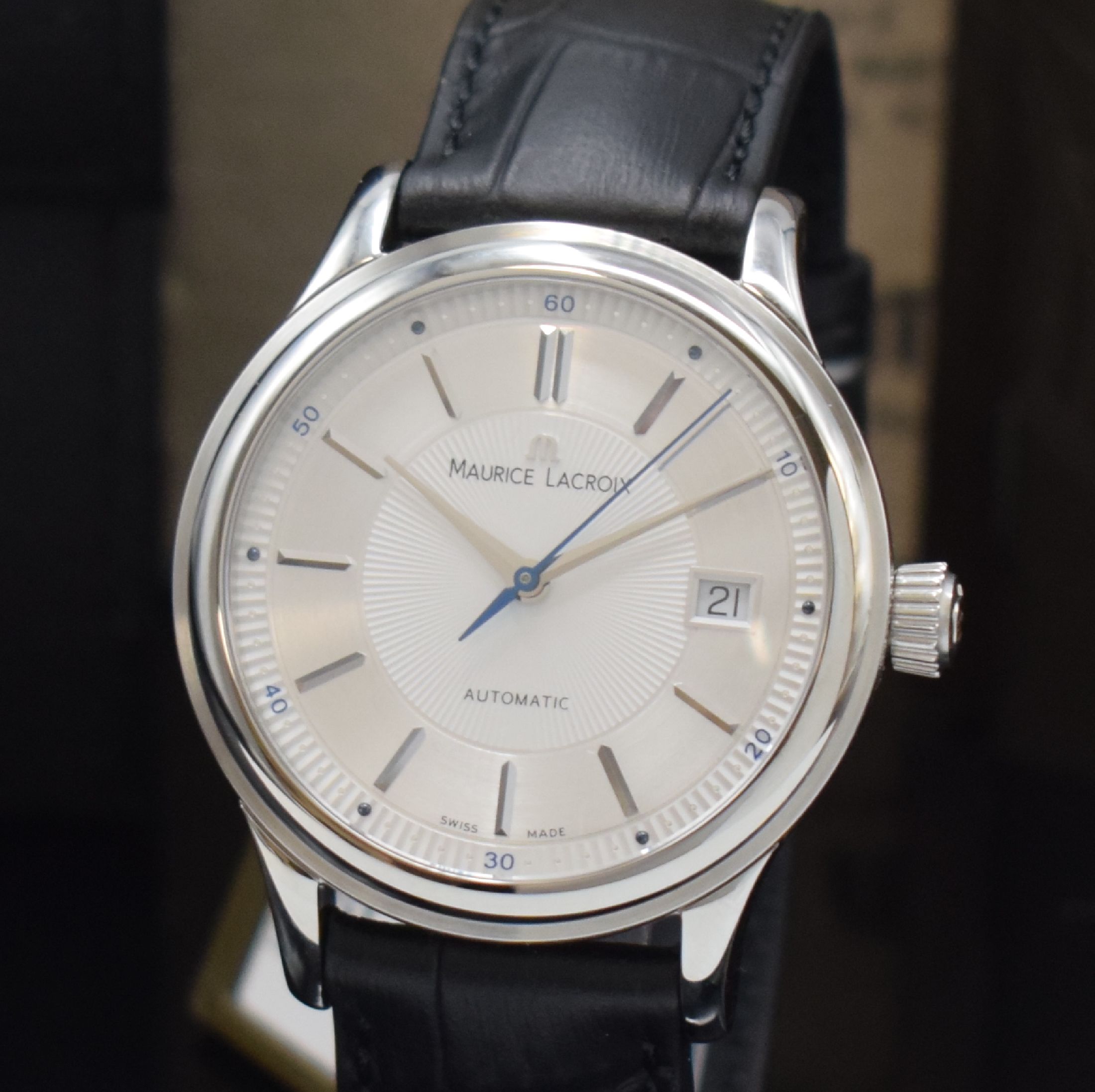 Detail a: MAURICE LACROIX Les Classiques Herrenarmbanduhr in Stahl Referenz LC6027, Schweiz um 2015, Automatik, orig. Lederband m. Dornschl., Boden m. Widmung ...