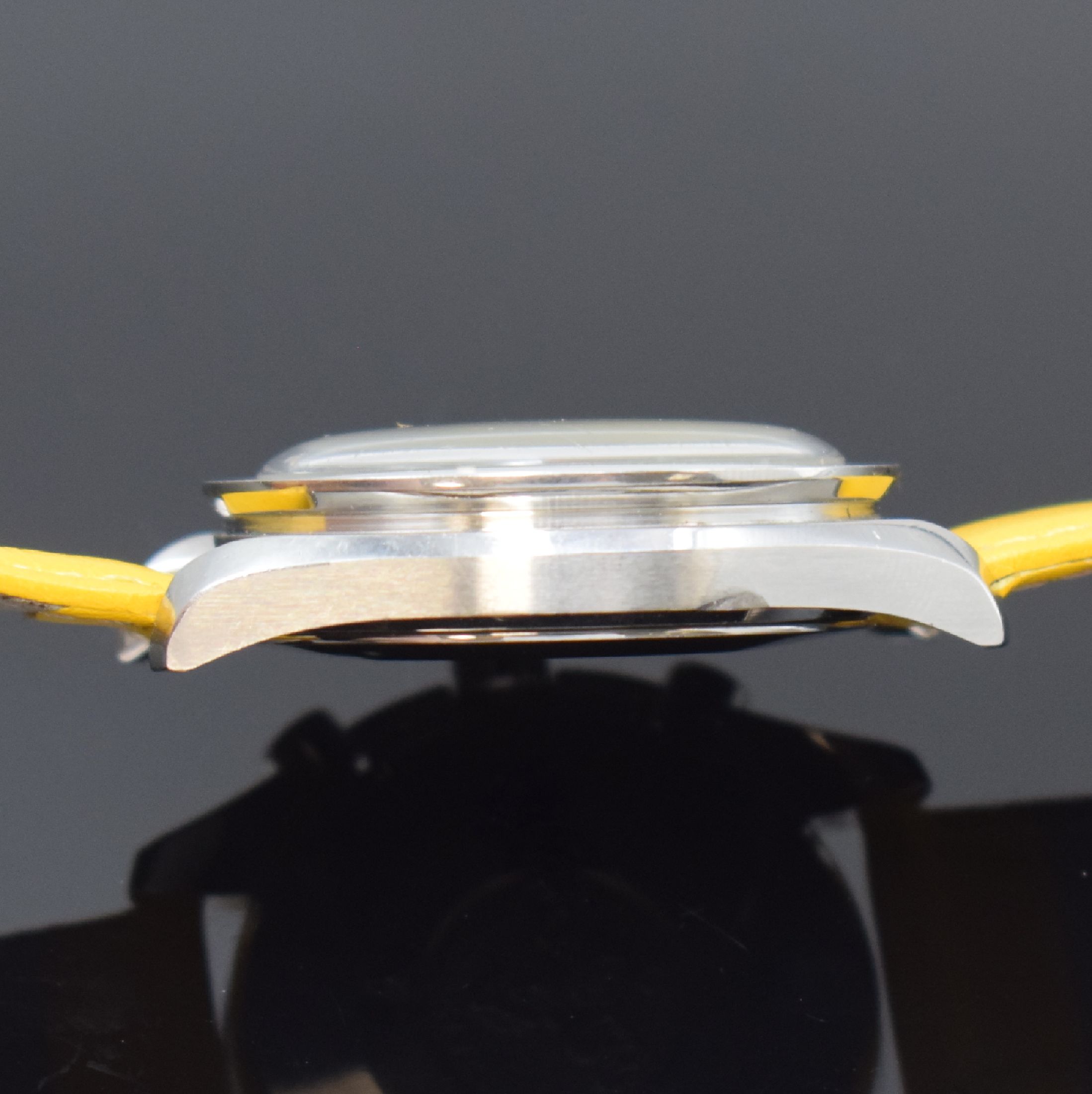 Detail d: OMEGA Herrenarmbanduhr Serie Speedmaster Sonderedition Michael Schumacher Referenz 175 0032.1/175 0033.1, Schweiz um 1996, Automatik, Edelstahlgeh. ...