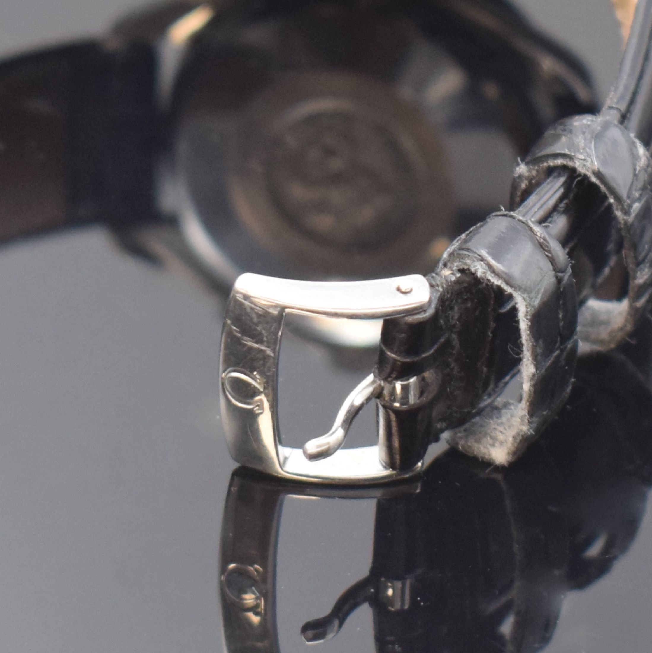 Detail b: OMEGA Speedmaster Herrenarmbanduhr mit Chronograph Referenz 175.0083/375.0083, Schweiz um 2000, Automatik, Edelstahlgeh., Boden mit Seepferdchenlogo ...