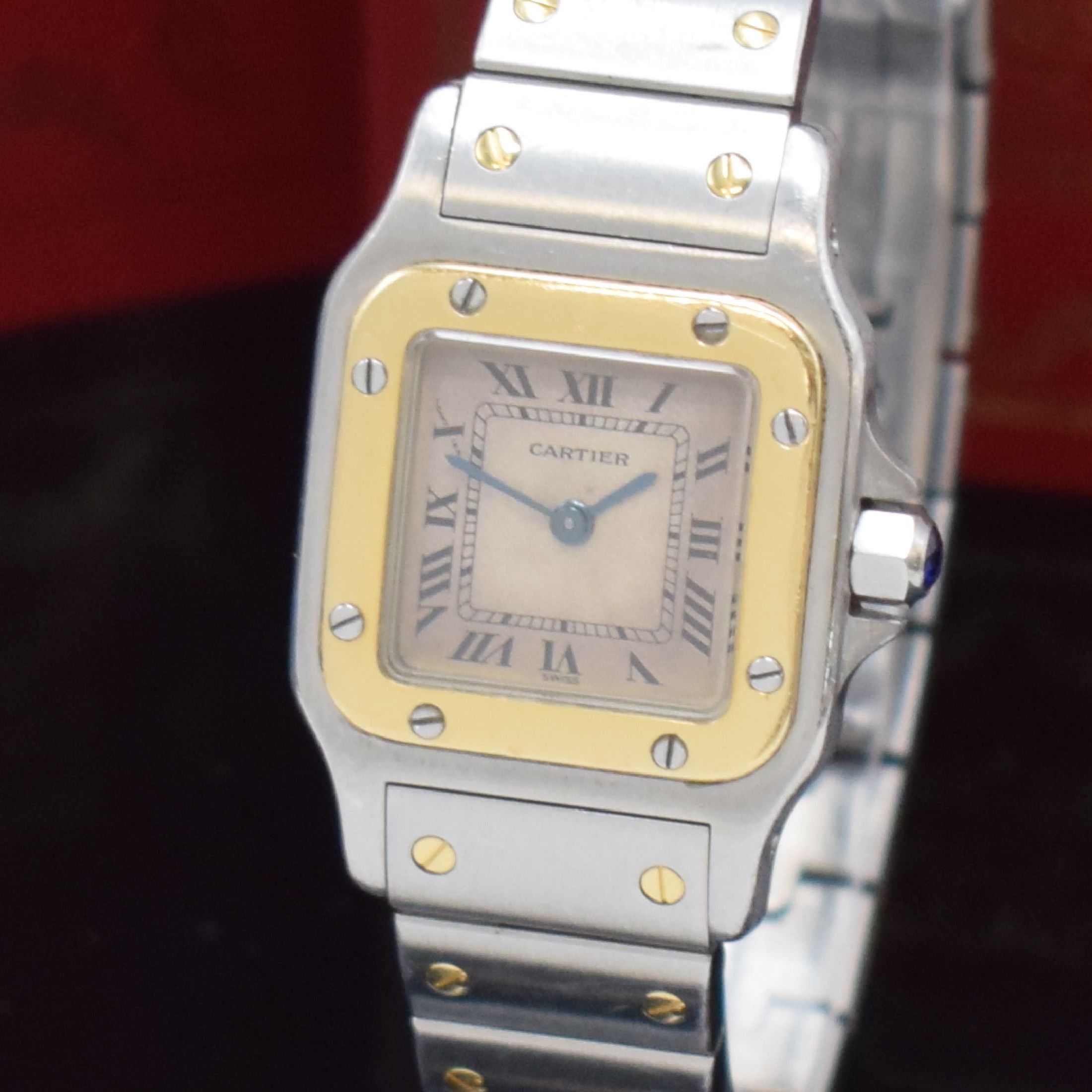 Detail b: CARTIER Santos Damenarmbanduhr in Stahl/Gold Referenz 1057930, Schweiz verk. lt. beil. Pap. 08/1993, quartz, Boden 8-fach verschr., orig. Gliederband ...