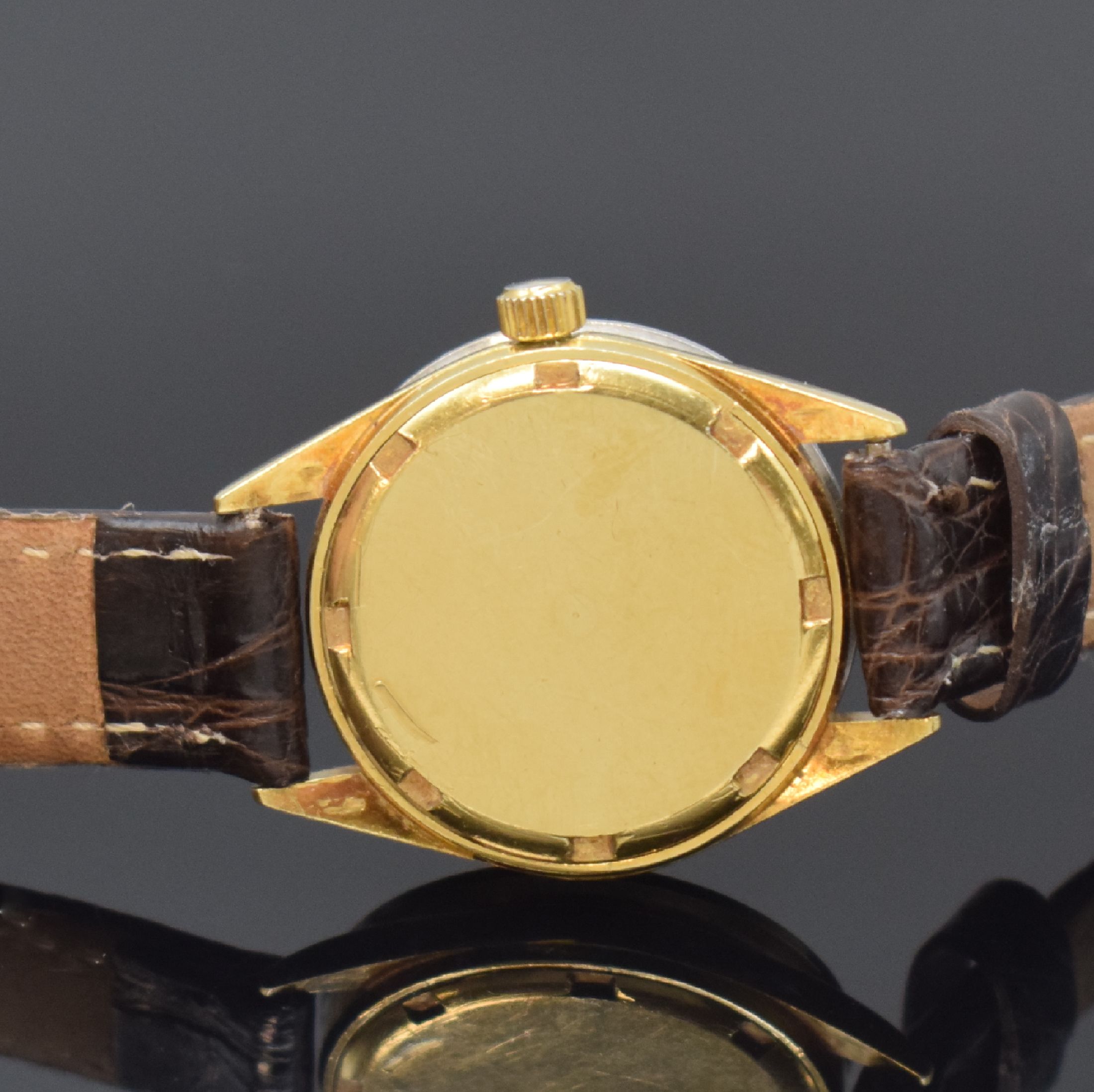 Detail c: GENEVE Damenarmbanduhr in GG/WG 750/000 mit Diamantlünette, Schweiz um 1985, quarz, Boden verschr., gold. Zifferbl. m. röm. Std. und aufgel. ...