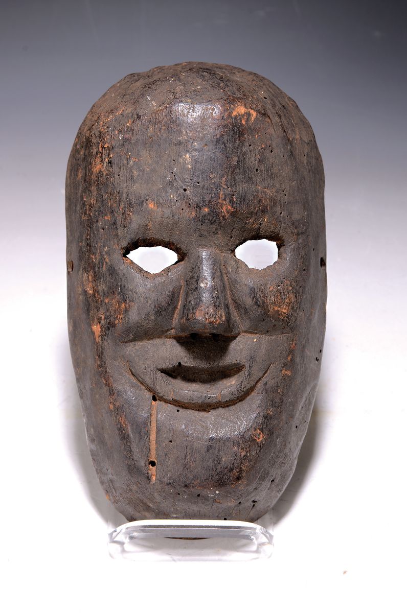 Gesichtsmaske, Himalaya-Region, Mitt 20.Jh.,Holz geschnitzt, schwarzbraune Patina