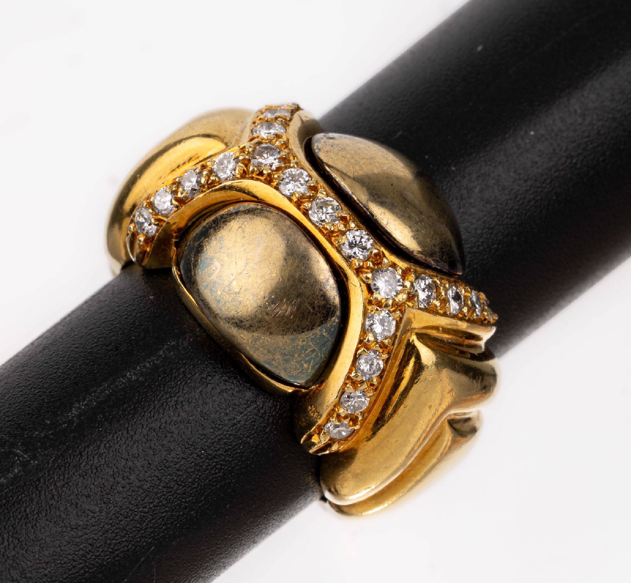 18 kt Gold Brillant-Ring, GG 750/000, symm. Gestaltung, 21 Brillanten zus. ca. 0.30 ct Weiß/si, RW 52, ca. 12.2 g