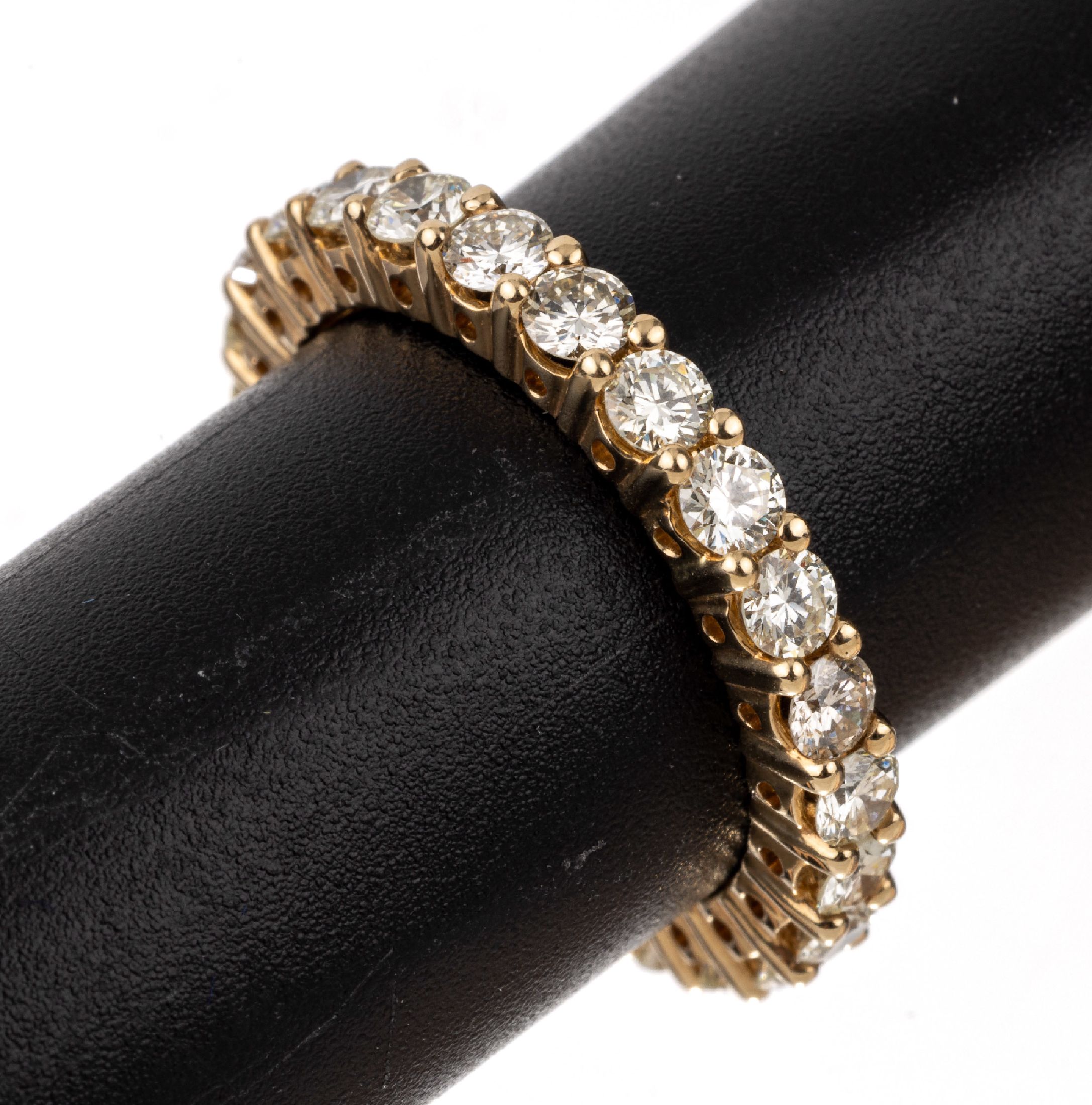 14 kt Gold Brillant-Ring, GG 585/000, 24 Brillanten zus. ca. 2.11 ct Weiß/si, RW 56, ca. 4.1 g