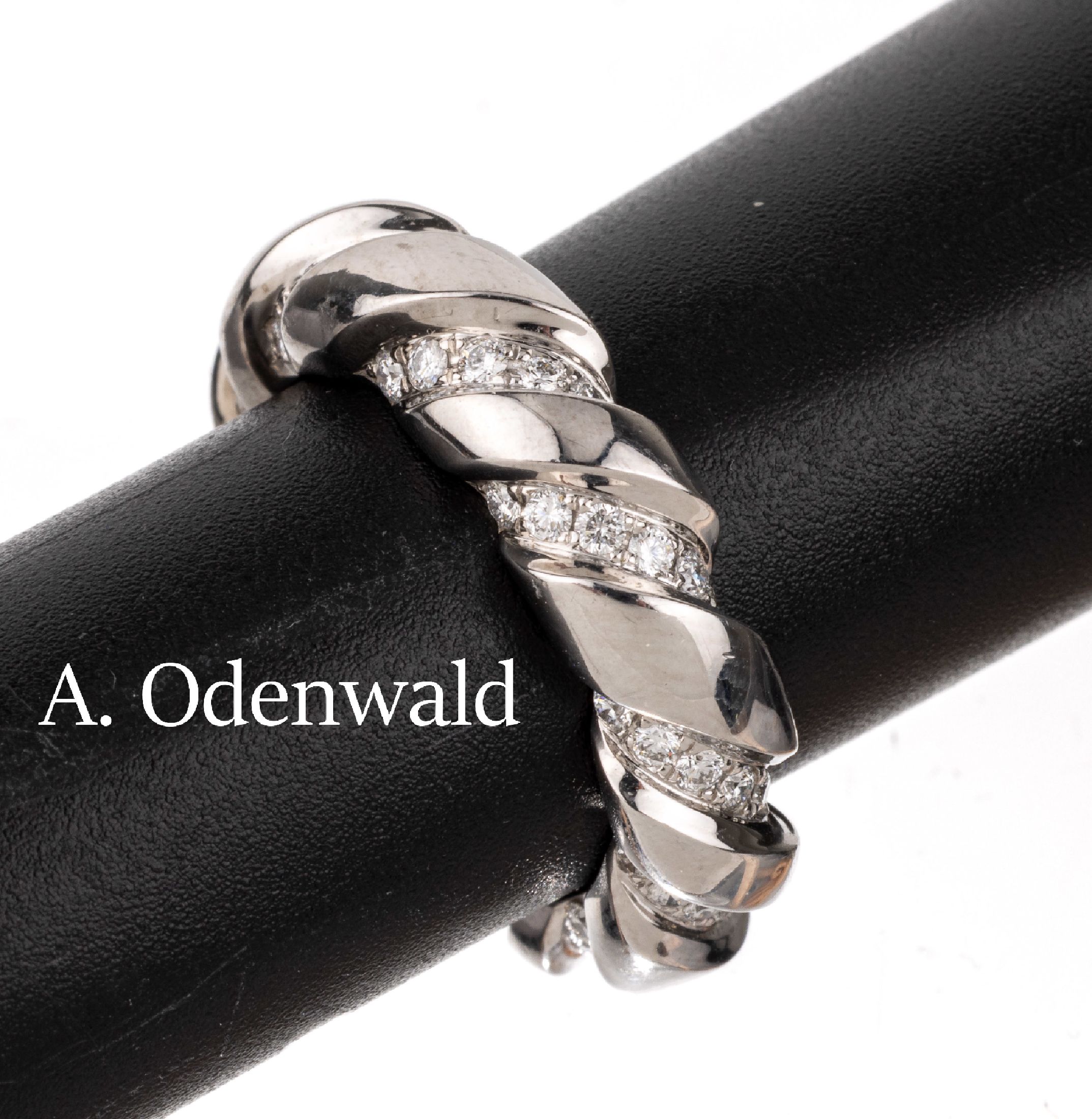 18 kt Gold ODENWALD Brillant-Ring, WG 750/000, außergewöhnliche Gestaltung, 60 Brillanten zus. ca. 0.90 feines Weiß-Weiß/vs- si, RW 56, ca. 13.1 ...
