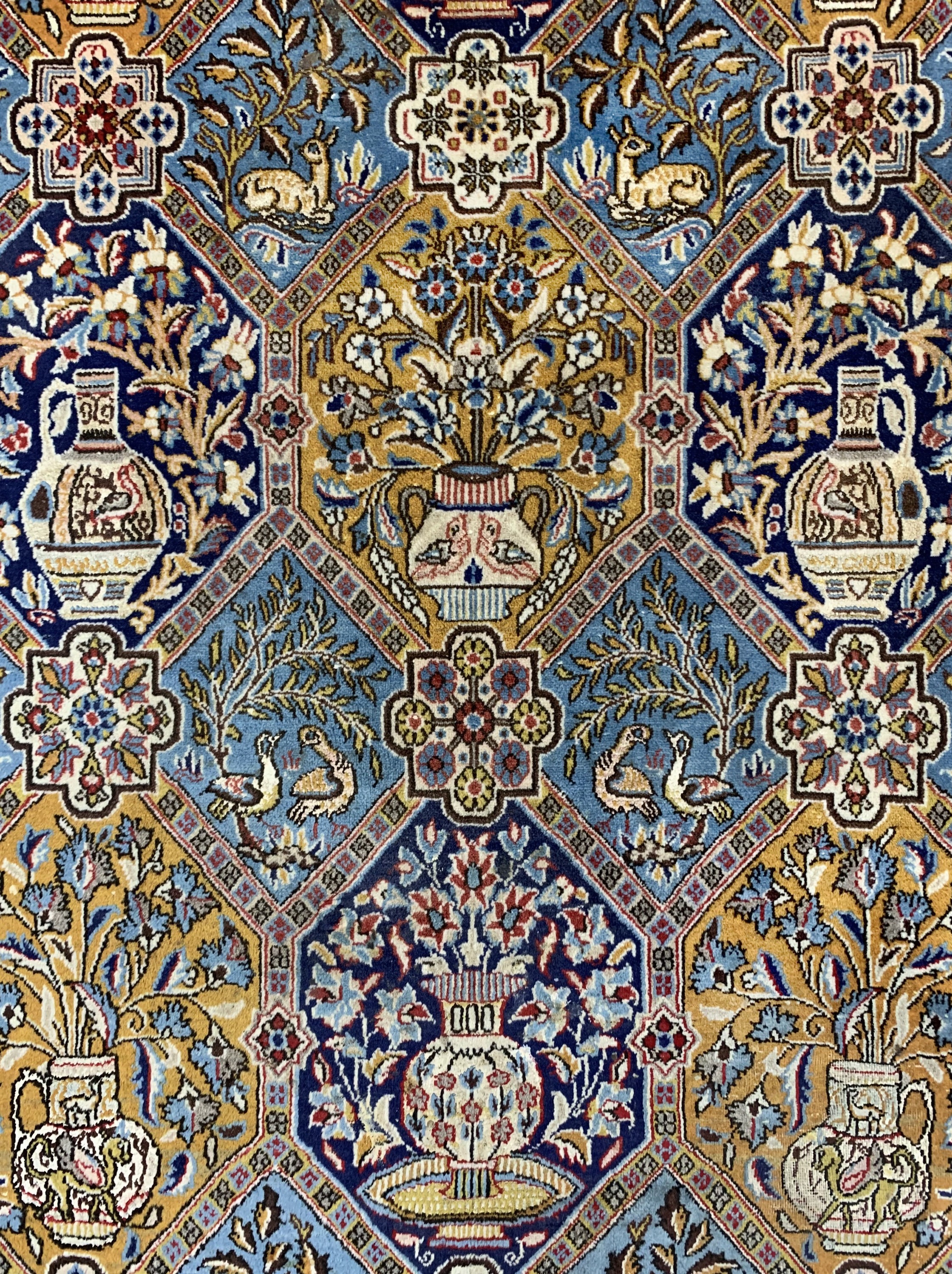 Detail b: Ghom alt, Persien, um 1960, Wolle mit Seide, ca. 340 x 222 cm, EHZ: 3