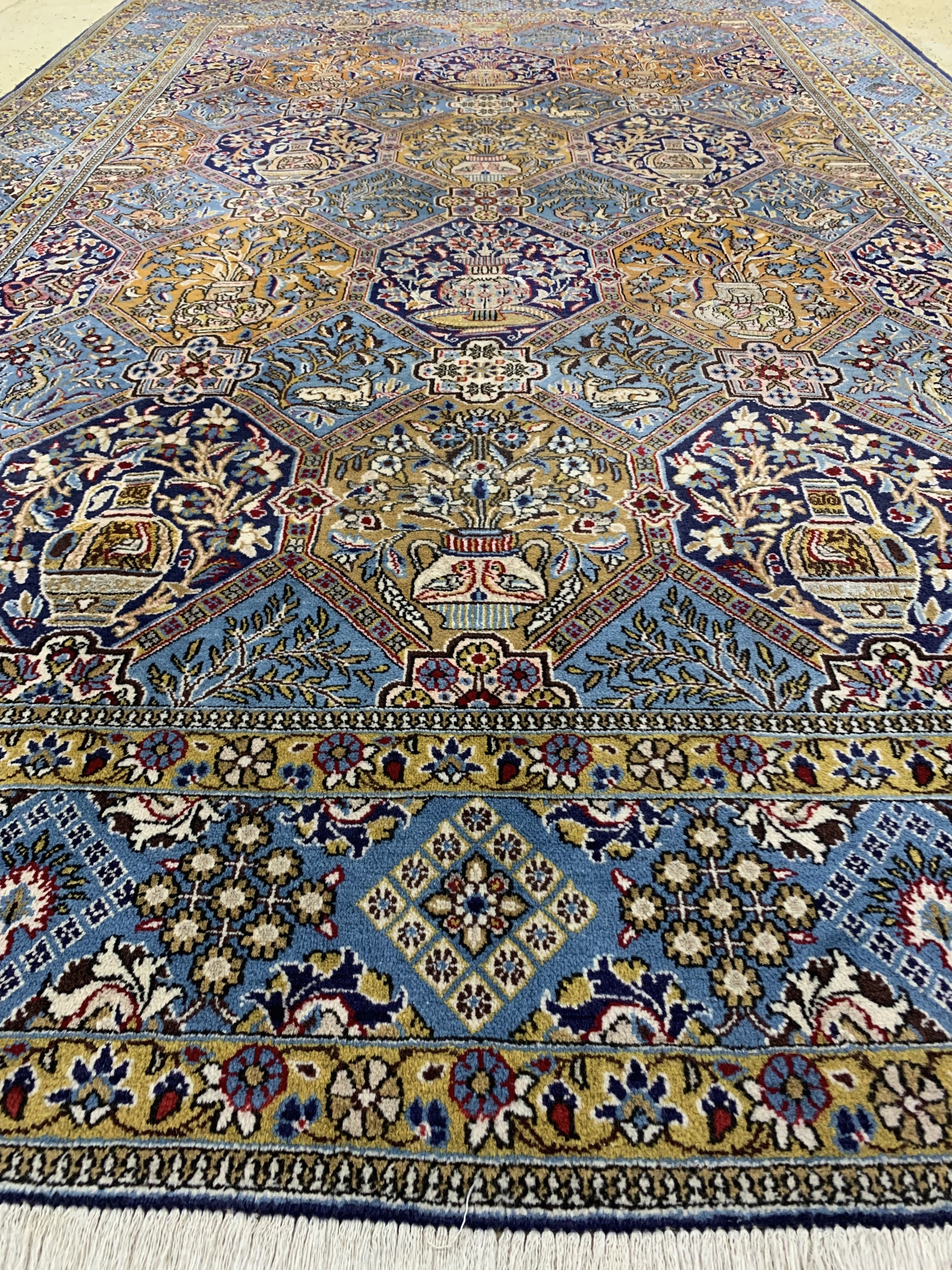Detail d: Ghom alt, Persien, um 1960, Wolle mit Seide, ca. 340 x 222 cm, EHZ: 3