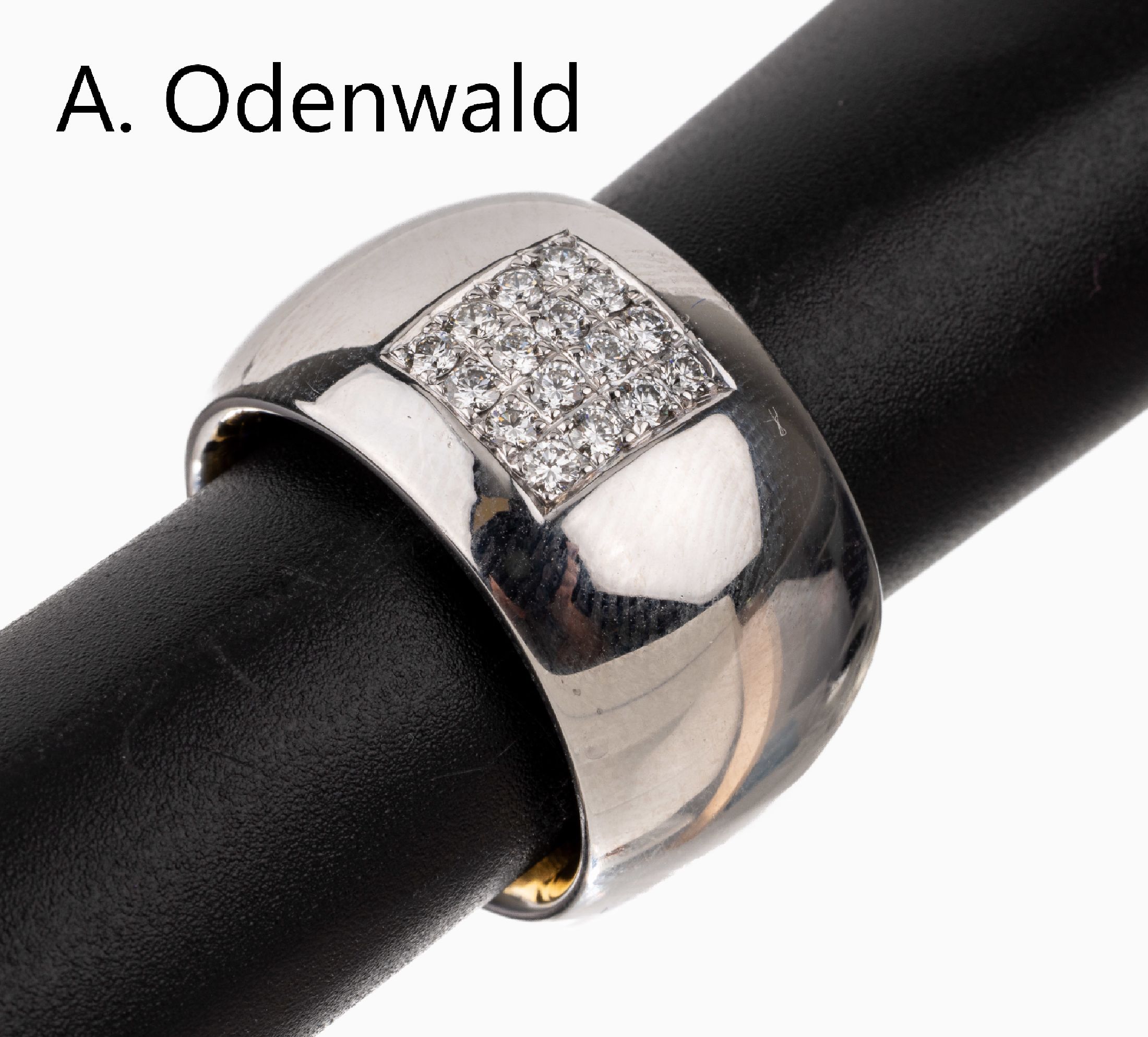 Massiver 18 kt Gold Brillant-Ring, WG/GG 750/000, Meistermarke ODENWALD, 16 Brillanten zus. ca. 0.16 ct Weiß/si, ca. 29.2 g, RW 57.5,sign.