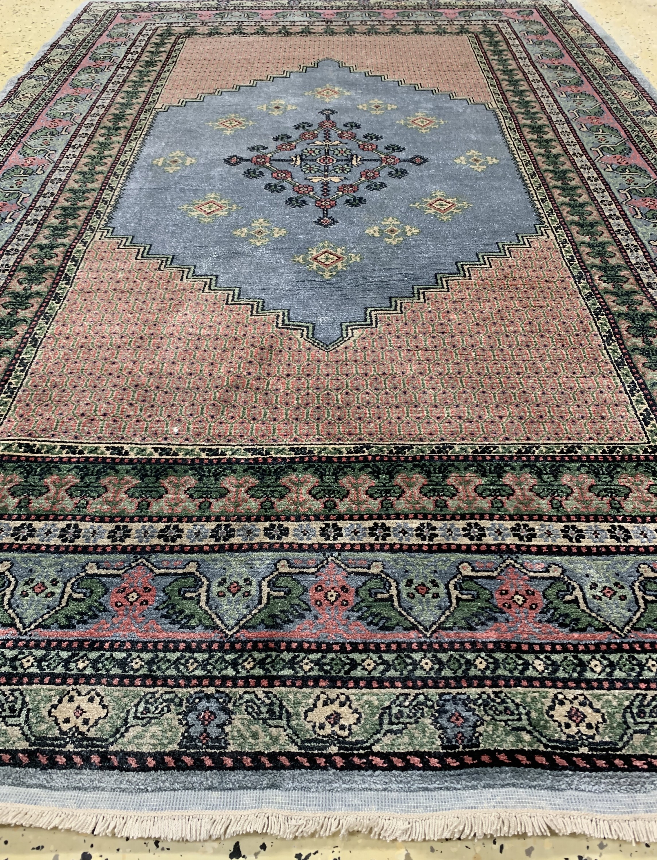 Detail d: Tunesischer Seidenteppich, ca. 50 Jahre, merzerisierte Baumwolle, ca. 185 x 120 cm, EHZ: 2