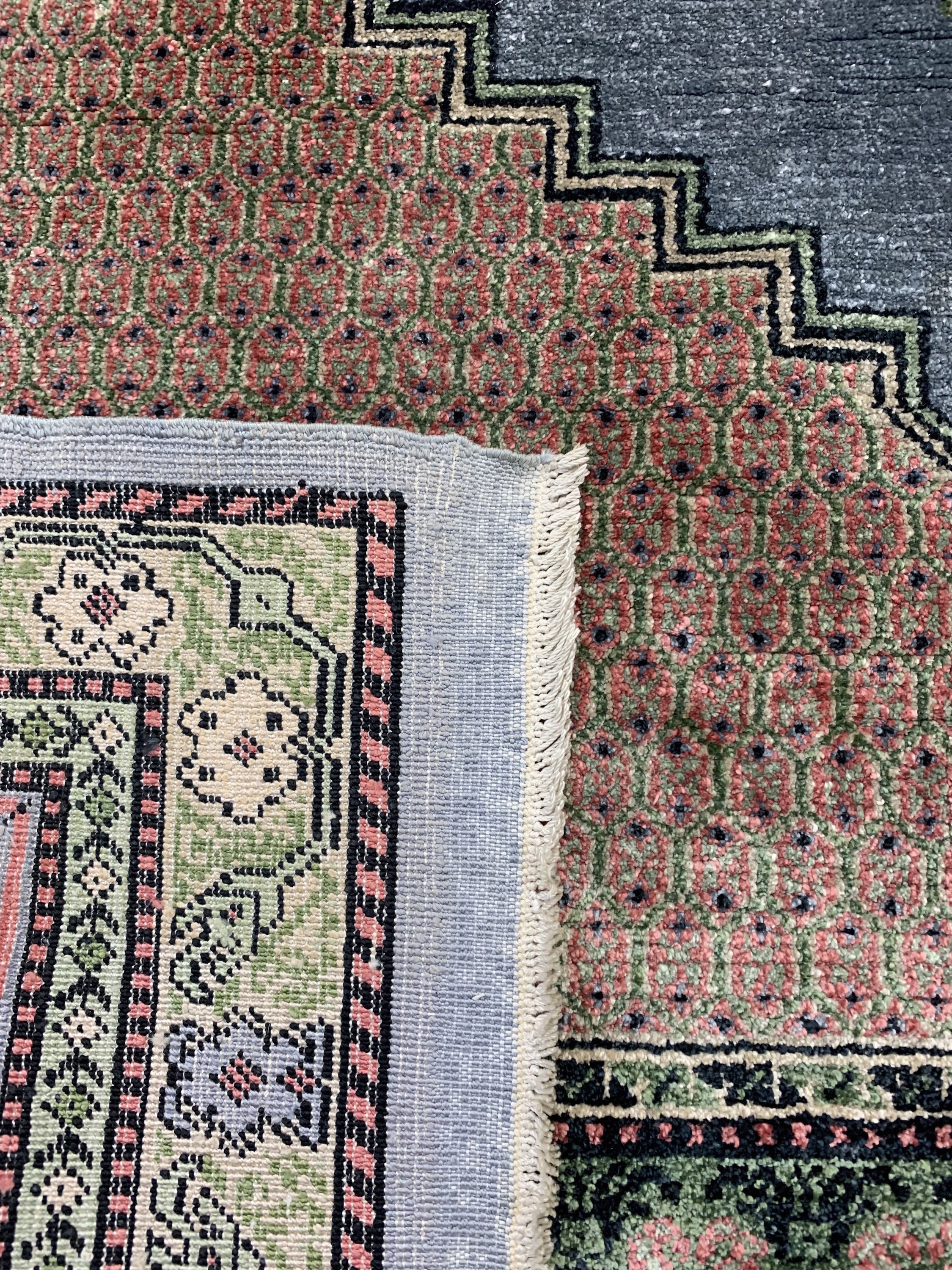 Detail e: Tunesischer Seidenteppich, ca. 50 Jahre, merzerisierte Baumwolle, ca. 185 x 120 cm, EHZ: 2