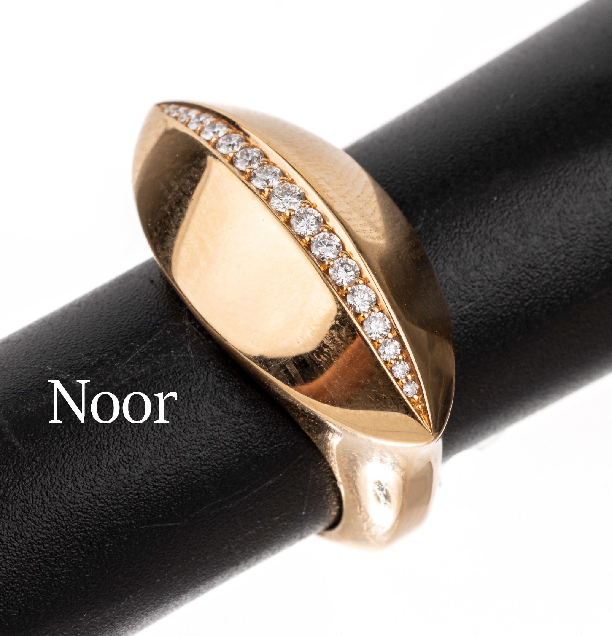 18 kt Gold NOOR Brillant-Ring, GG 750/000, Brillanten zus. ca. 0.21 ct feines Weiß/vs, ca. 10.2 g, RW 53, sign.