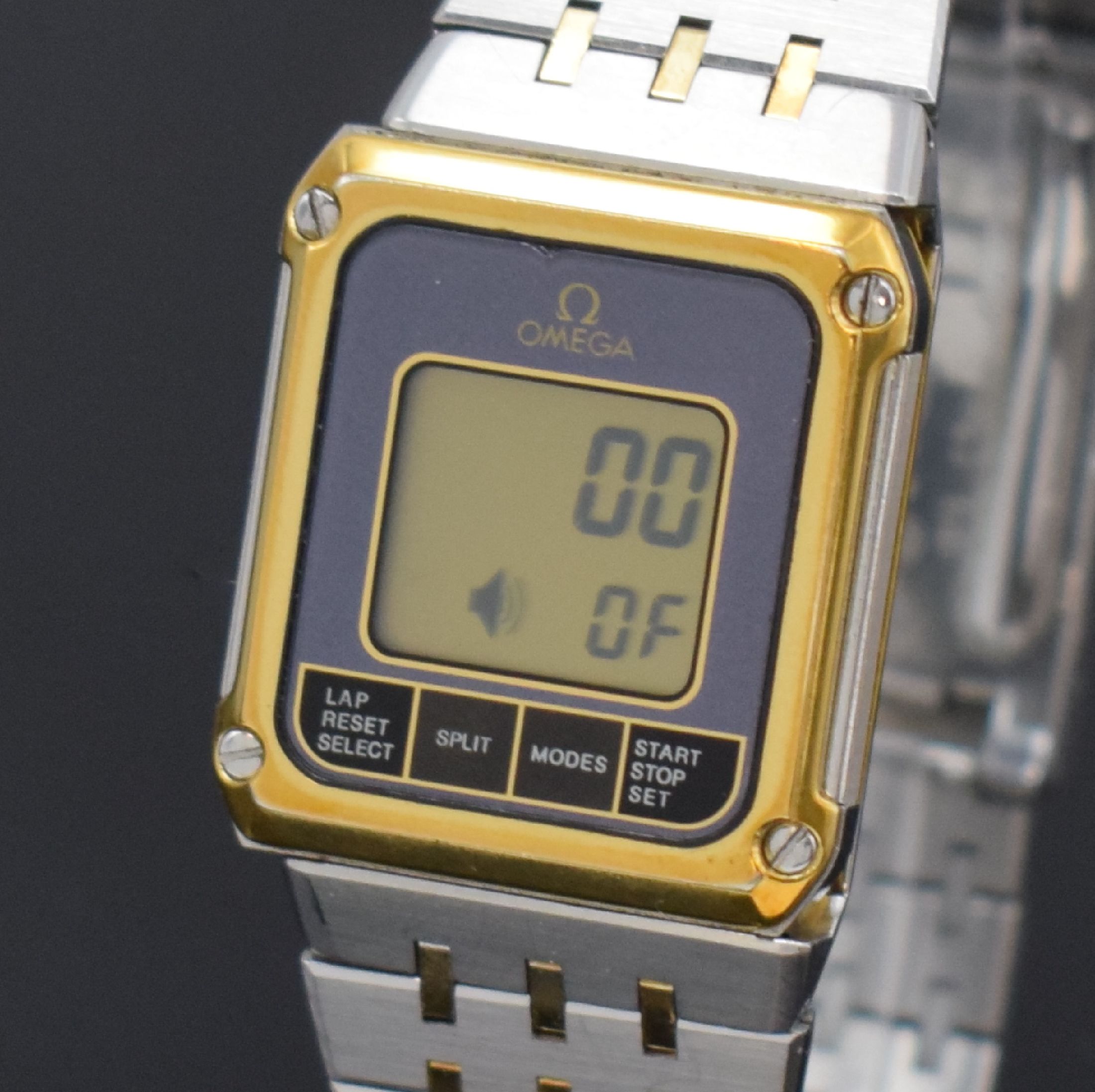 Detail c: OMEGA Equinoxe Multi-Funktions Armbanduhr in Stahl Referenz 186.0013 , Schweiz um 1980, quartz, rechteck. Wendegeh. teils verg., integr. Stahlband, ...