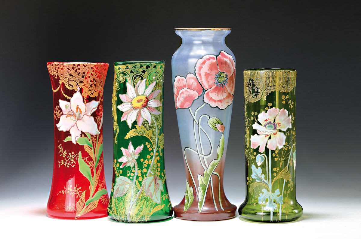 4 große Jugendstilvasen, Frankreich, um 1900, grünes, rotes und opalinfarbenes Glas mit bunter Emailmalerei versch. Blumen, H. ca. 26-34cm