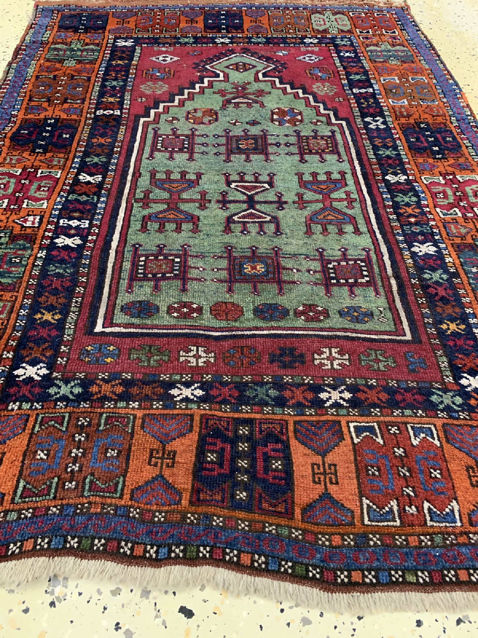 Detail c: Antiker Yürük, Türkei, 19.Jhd, Wolle auf Wolle, ca. 135 x 95 cm, EHZ: 3