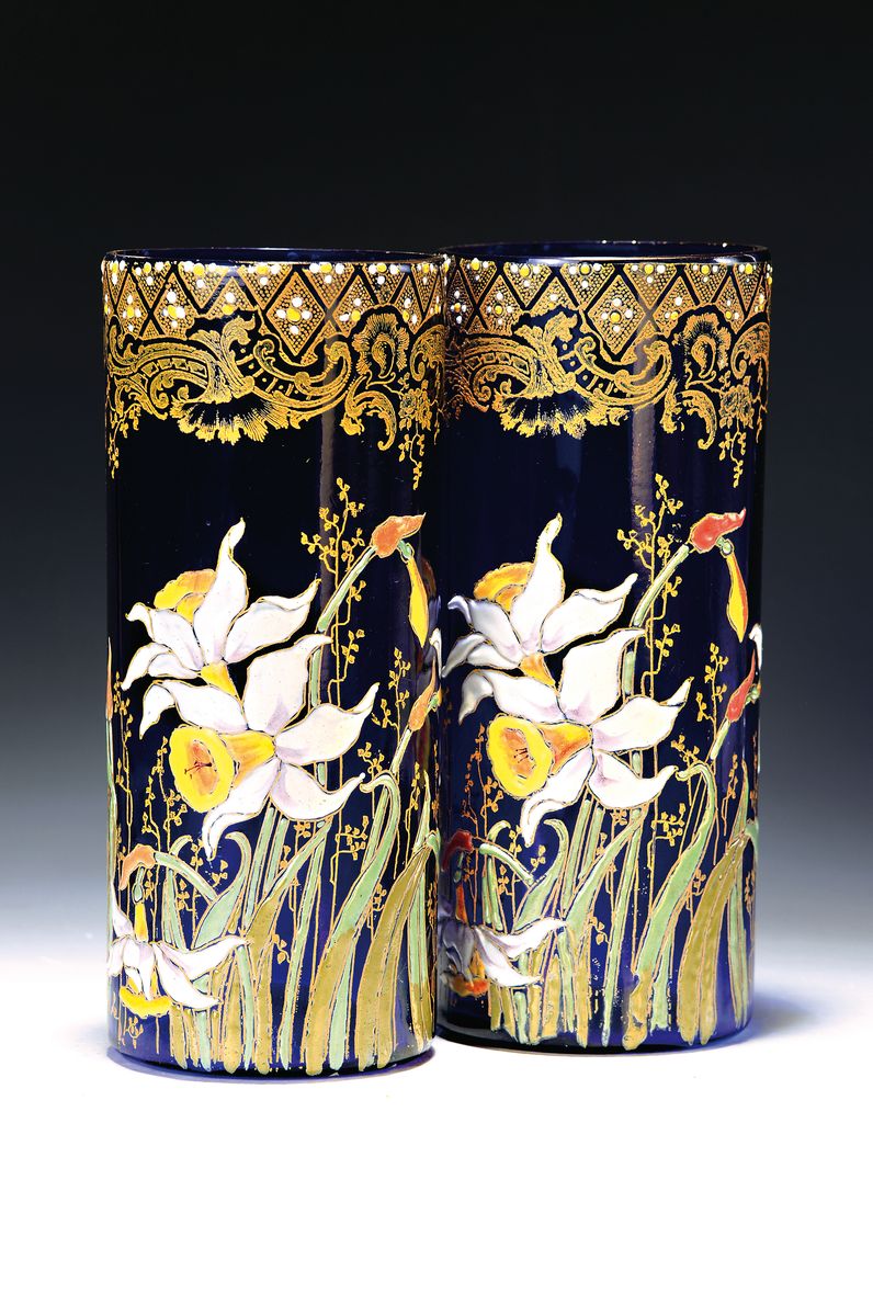 Paar Vasen, Frankreich, um 1900, Jugendstil, blaues Glas, zylindrische Form, bunte Emailmalerei von Schwertlilien, H. ca. 24.5cm