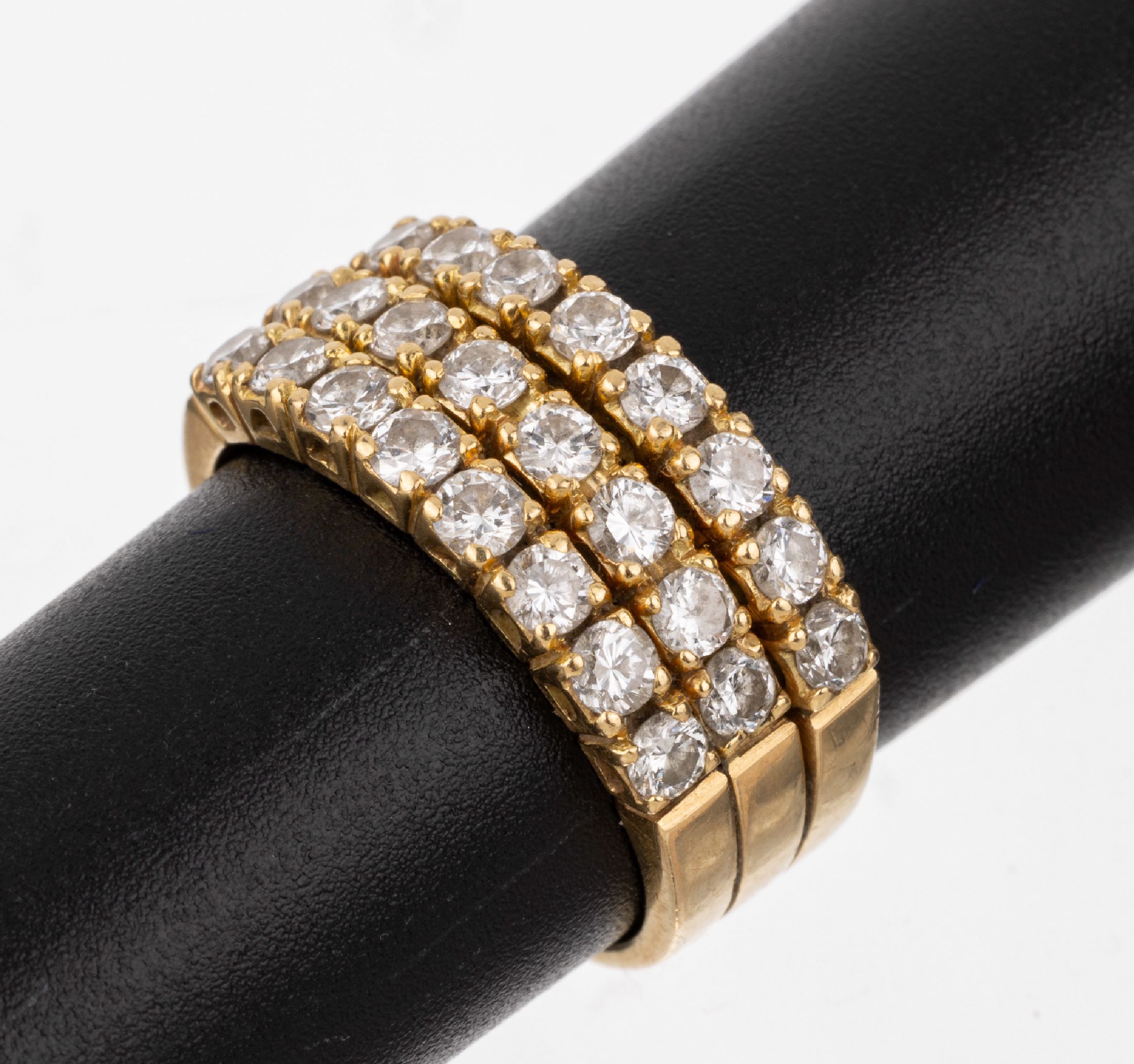 18 kt Gold Brillant-Ring, GG 750/000, 24 Brillanten zus. ca. 1.10 ct Weiß/si, RW 55, ehemals 3 einzelne Ringe, ca. 8.7 g