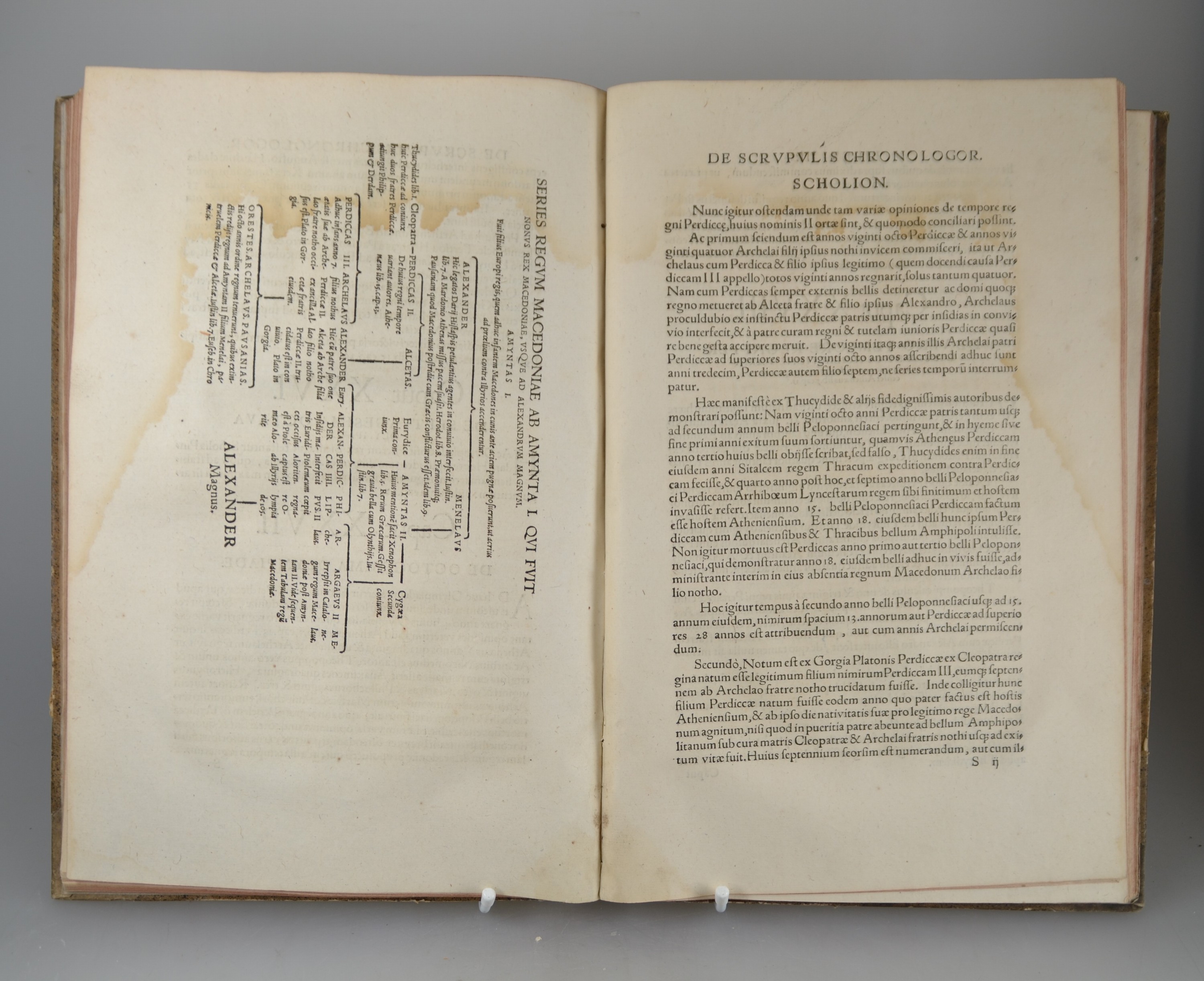 Detail e: Clemens Schubert und David Chyträus: Libri Quatuor De Scrupulis chronologor(um), Straßburg, Bernhard Jobin o.J. (1575), 84 Bl., Kartoneinband ...