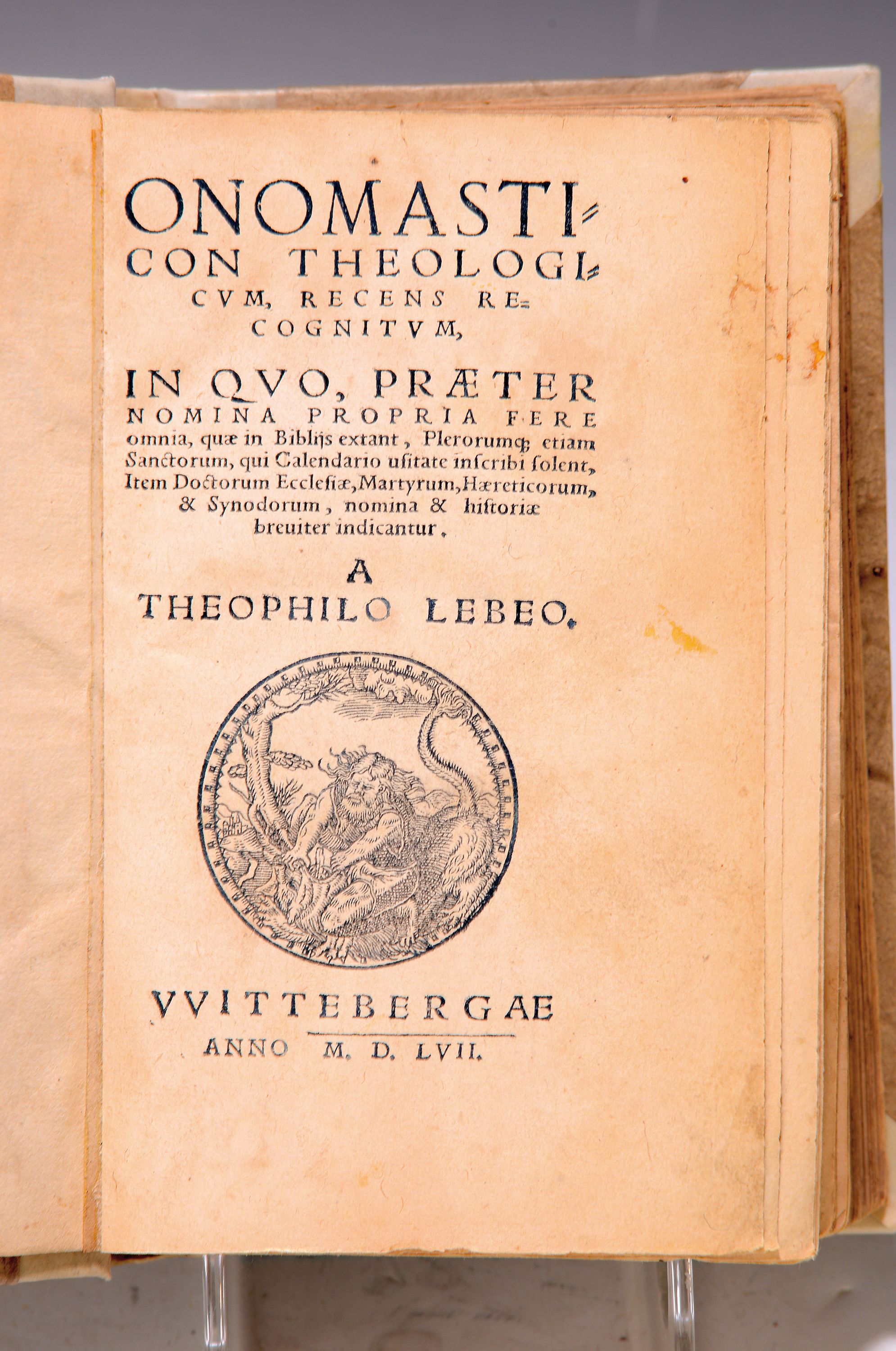 Theophilo Lebeo (Pseudonym David Chyträus, 1531-1600): Onomasticon Theologicum, Wittenberg 1557, 156 Bl. ungezählt, Titelvignette, restauriert, ...