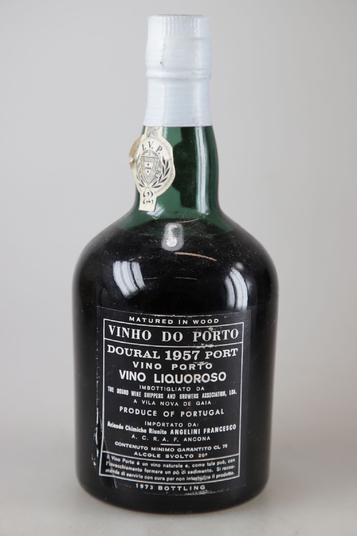 Detail a: 1 Flasche 1957 Doural Vinho do Porto, Portugal, abgefüllt 1973, Füllniveau ca. 4,7 cm