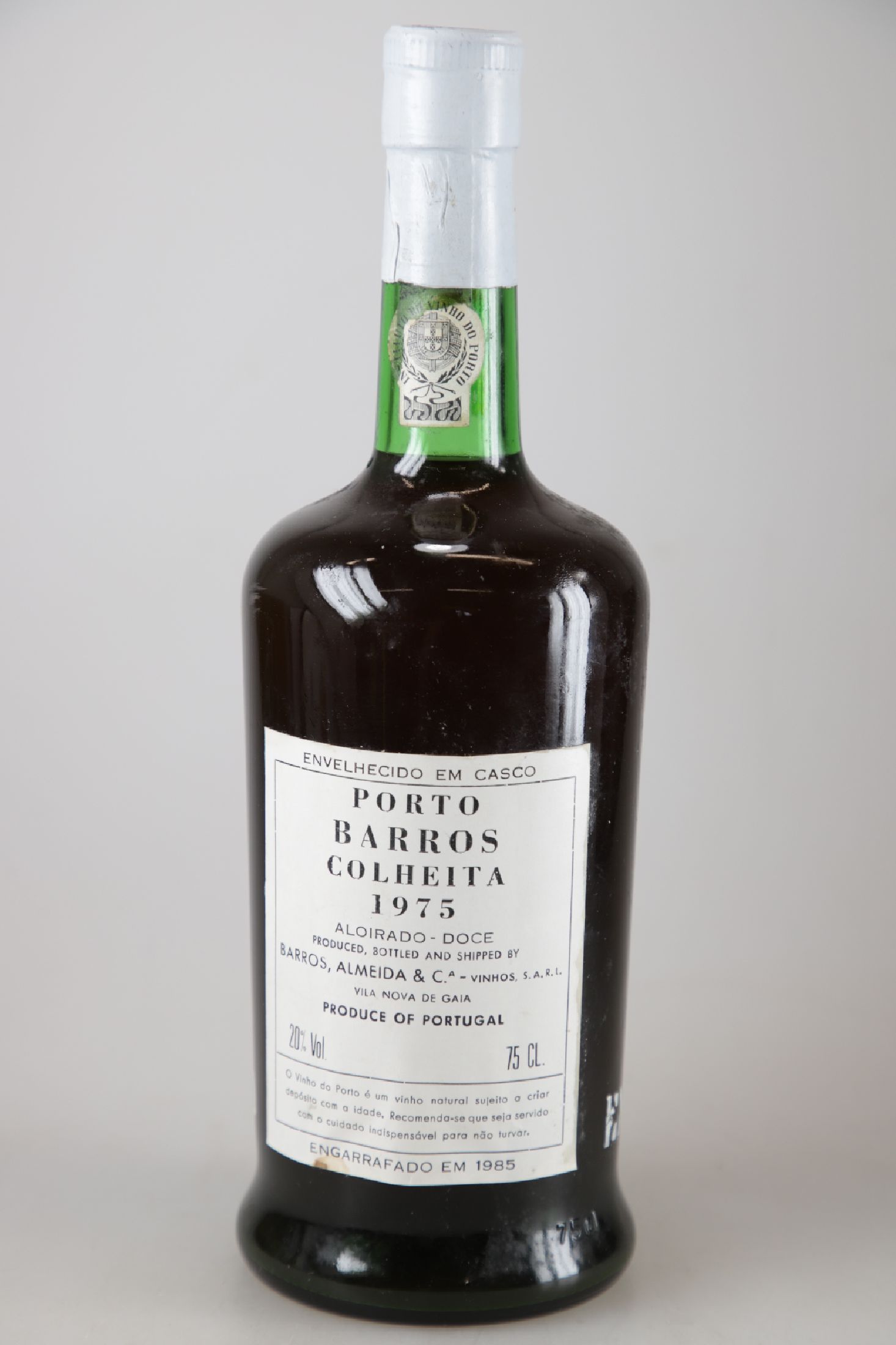 Detail a: 1 Flasche 1975 Barros Colheita, Portugal, abgefüllt 1985, ca. 75cl, 20% Vol., Füllniveau 3,5 cm