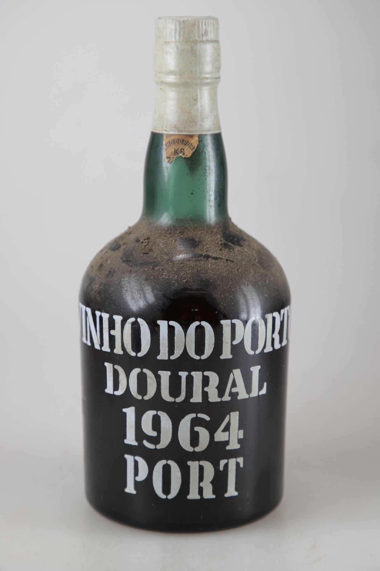 1 Flasche 1964 Doural Vinho do Porto, Portugal, 1970er abgefüllt, Füllniveau 4cm, Etikett l. lädiert