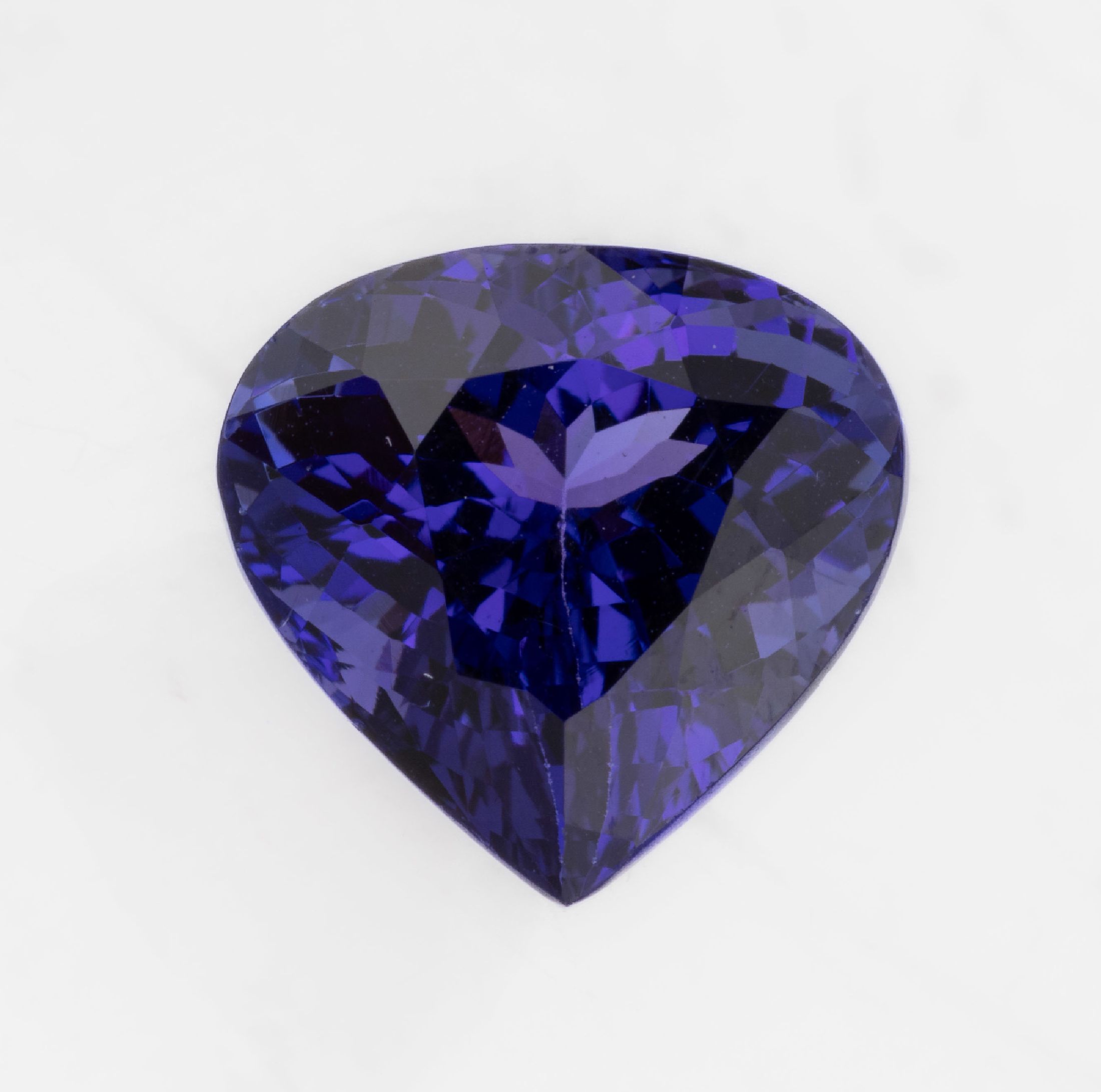 Loser tropfenf. facett. Tansanit, 5.711 ct, DeGEB anbei, ca. 10.52 x 10.89 x 7.81 mm
