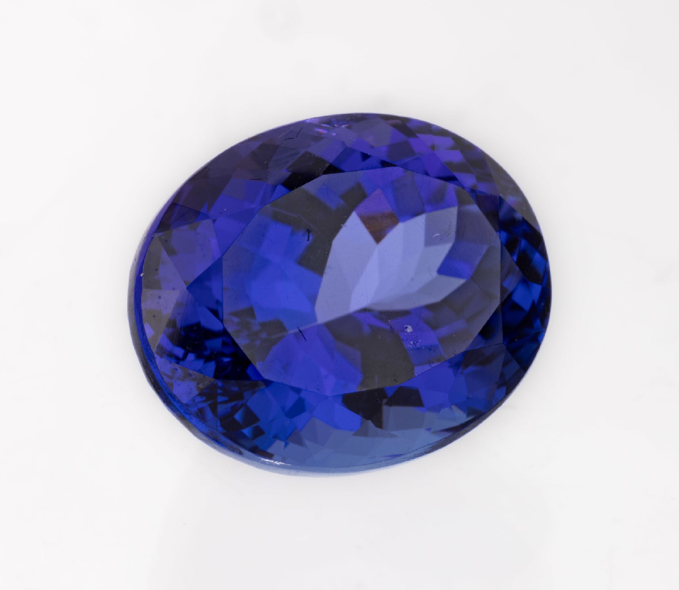 Loser ovalfacett. Tansanit, 15.748 ct, DeGEB anbei, 15.87 x 12.86 x 10.41 mm