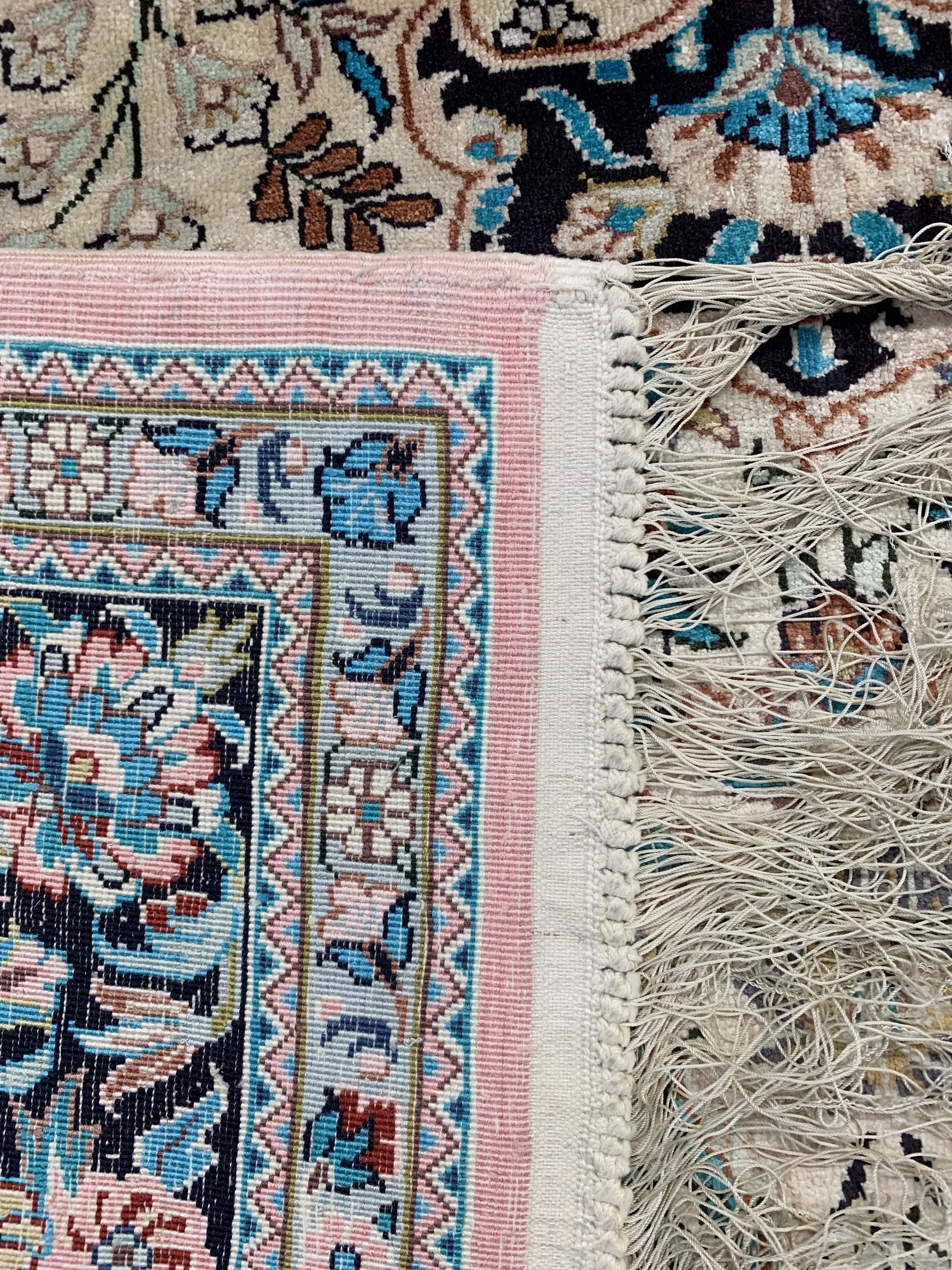 Detail d: Seidenteppich, China, ca. 40 Jahre, Seide auf Baumwolle, ca. 188 x 125 cm, EHZ: 2