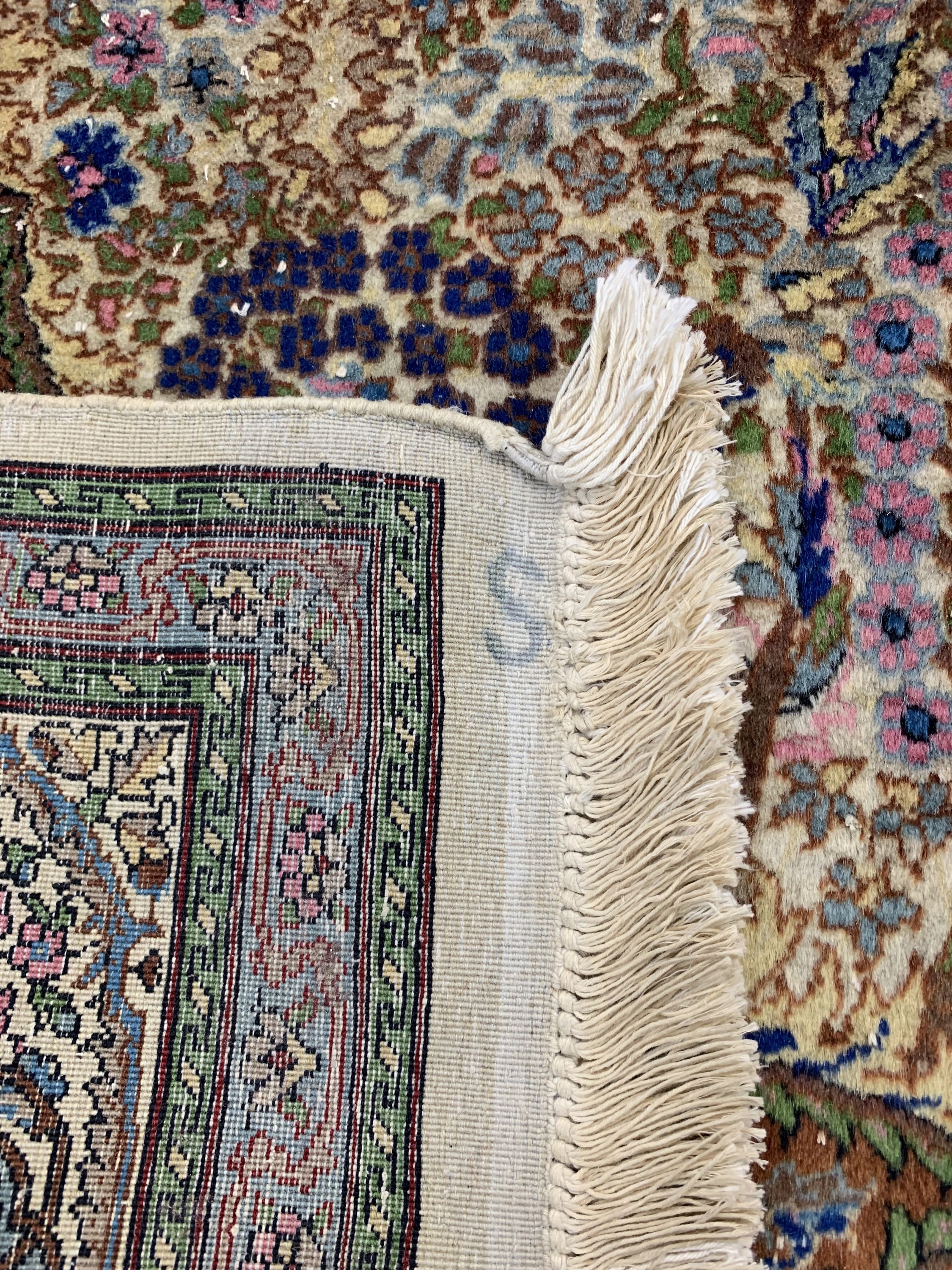 Detail b: 1 Paar Lahor, Pakistan, ca. 50 Jahre, Wolleauf Baumwolle, ca. 225 x 142 cm, EHZ: 2