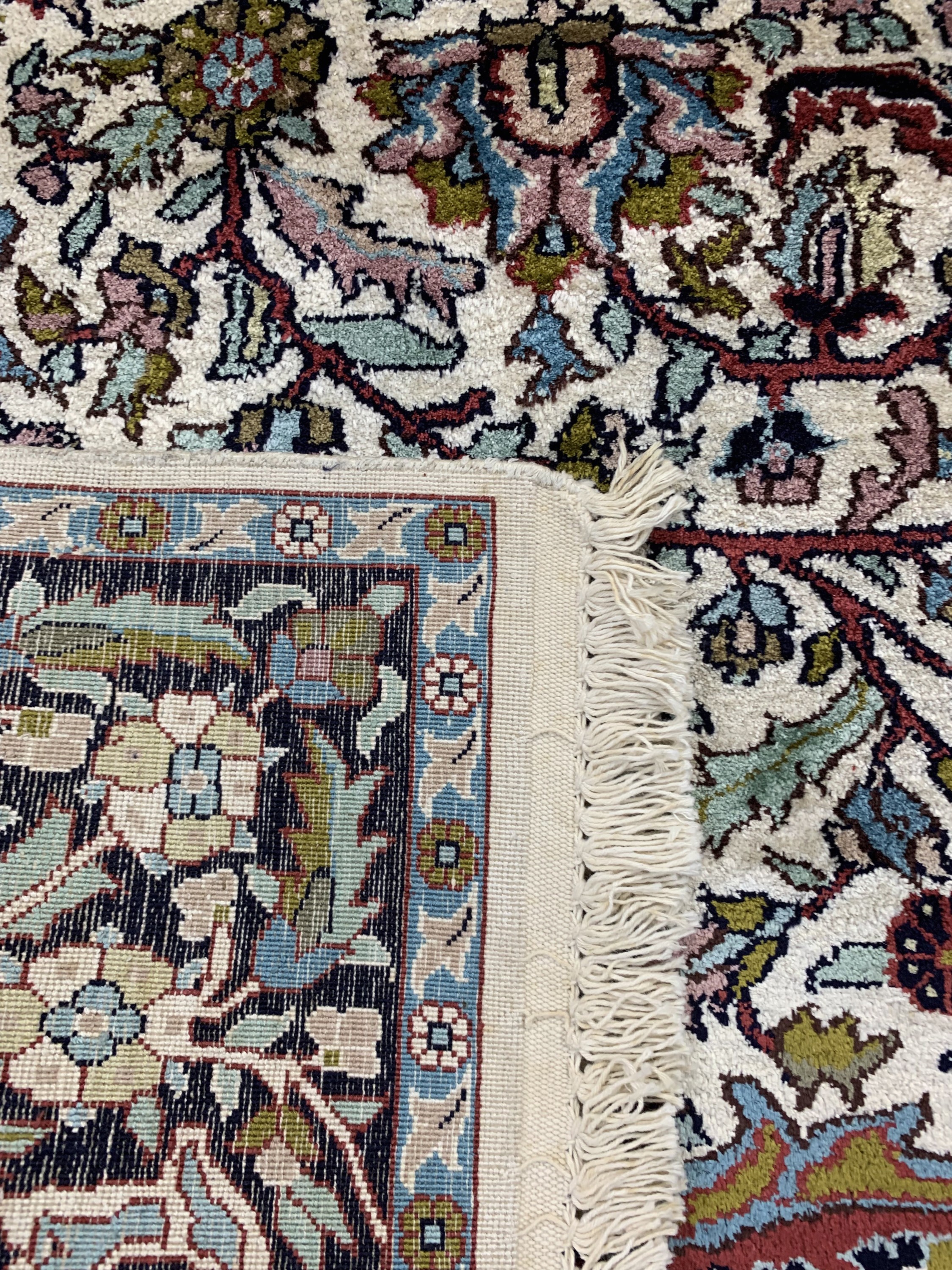 Detail e: Kaschmir, Indien, ca. 40 Jahre, merzerisierte Baumwolle, ca. 270 x 180 cm, EHZ: 2