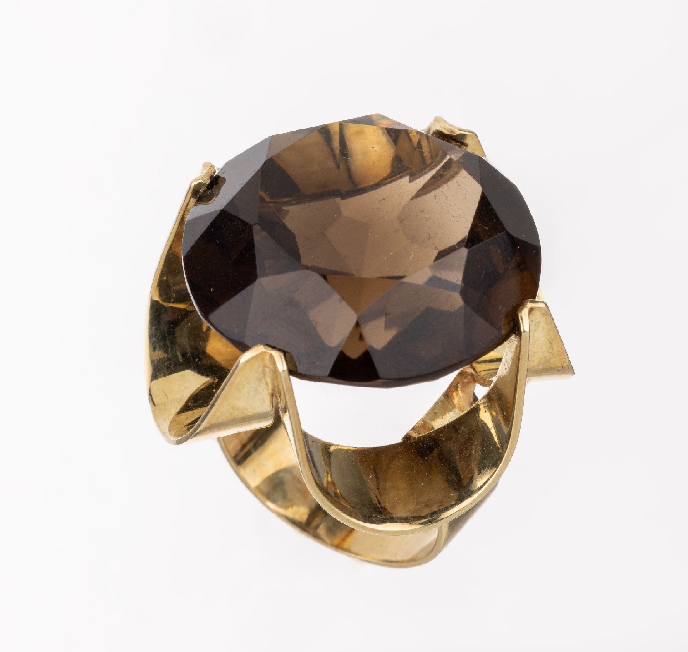 14 kt Gold Rauchquarz-Ring, GG 585/000, außergewöhnliche Gestaltung, rundfacett. Rauchquarz ca. 38.0 ct, RW 51, ca. 17.7 g