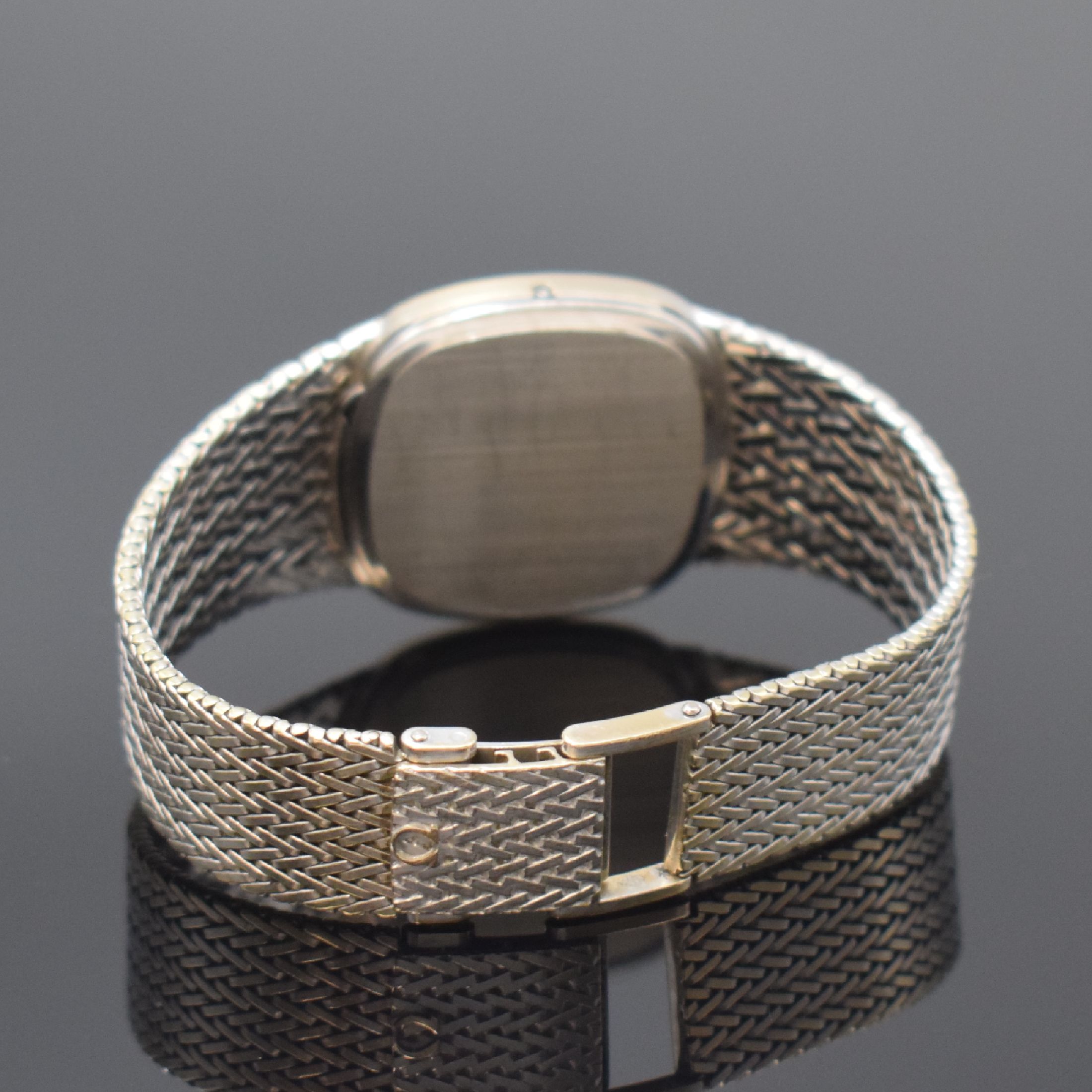 Detail b: OMEGA De Ville Armbanduhr in 18k rhodiniertem Gold, Schweiz um 1980, quarz, Boden aufgedr., graues Zifferbl. m. silb. Std.-Ind., silb. Zeiger, M. ca. ...