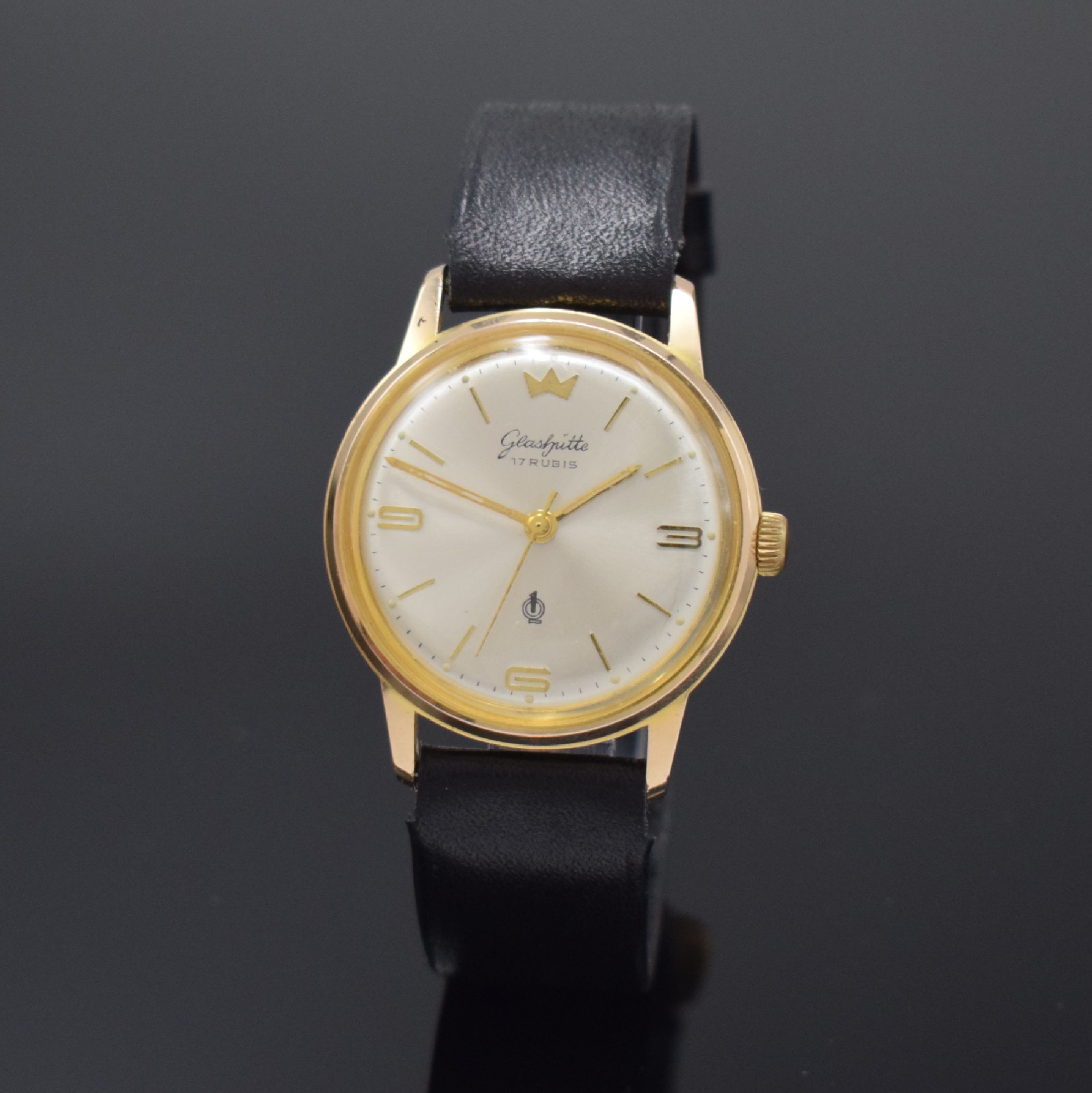 GLASHÜTTE / GUB Q1 "Güteuhr" vergoldete Armbanduhr, DDR um 1965, Handaufzug, aufgedr. Stahlboden, silb. Zifferbl. m. gold. Std.-Indizes ...
