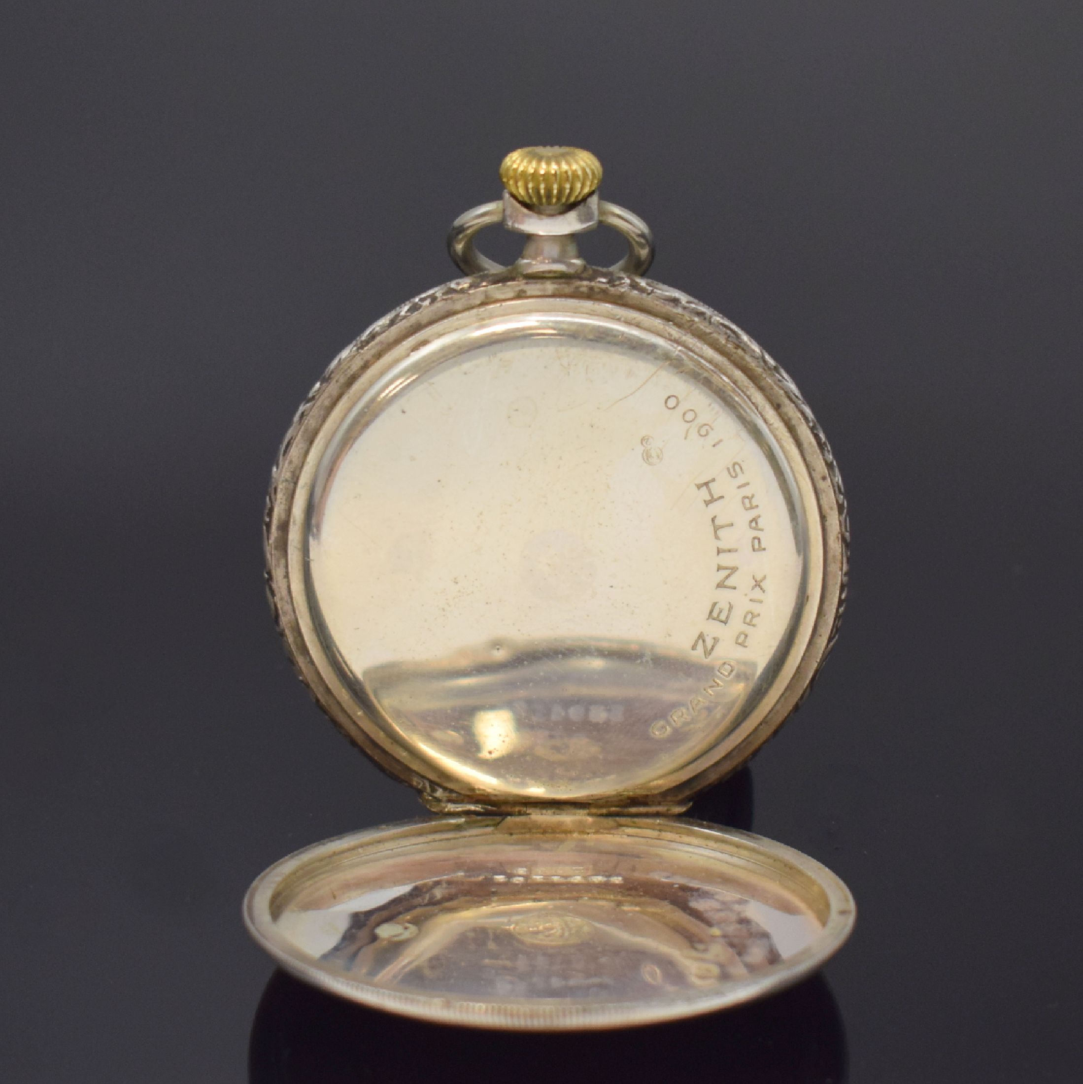 Detail c: ZENITH offene Taschenuhr in Silber, Schweiz um 1900, teils floral grav. Geh. dell., Rückdeckel m. Strahlendekor u. Monogramm, vers. Zifferbl. ...