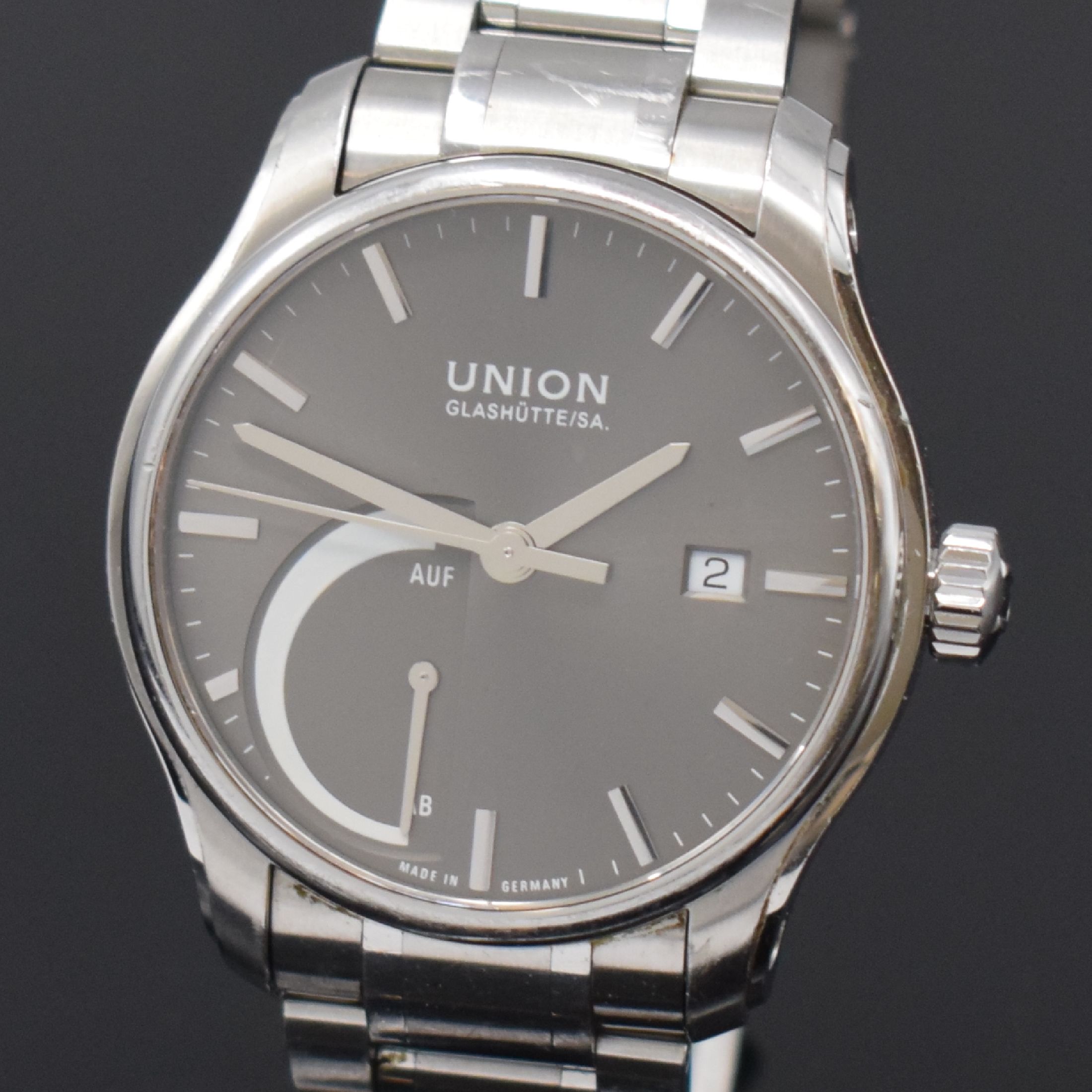 Detail a: UNION GLASHÜTTE Belisar Herrenarmbanduhr in Stahl Referenz D.002.424 A, Deutschland um 2010, Automatik, beids. vergl. Geh., Boden 8- fach verschr., ...