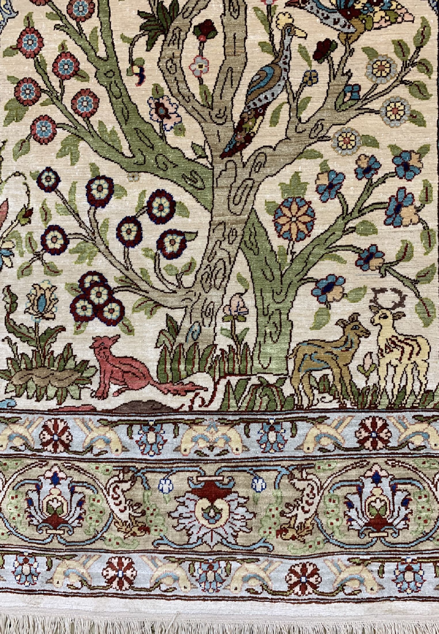 Detail b: Hereke Seide fein signiert, Türkei, um 1960, reine Naturseide, ca. 105 x 74 cm, EHZ: 1-2