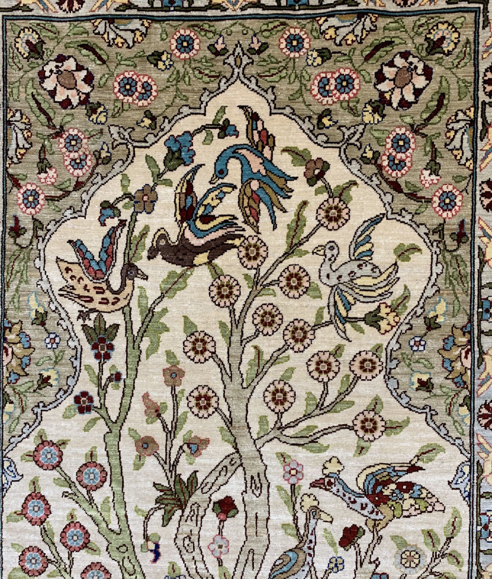Detail c: Hereke Seide fein signiert, Türkei, um 1960, reine Naturseide, ca. 105 x 74 cm, EHZ: 1-2