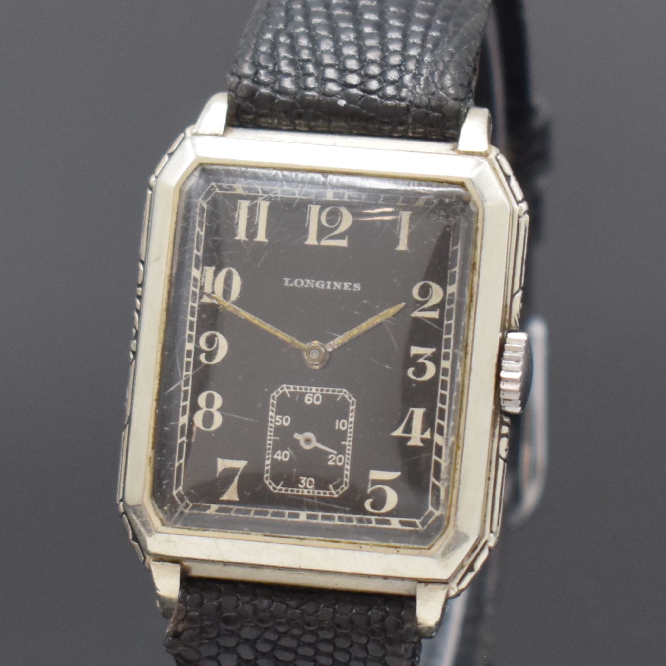 Detail a: LONGINES vergoldete Armbanduhr, Schweiz/USA um 1929, Handaufzug, Geh. teils grav., Boden aufgedr., schwarzes Zifferbl. m. arab. Zahlen, silb. Zeiger, ...