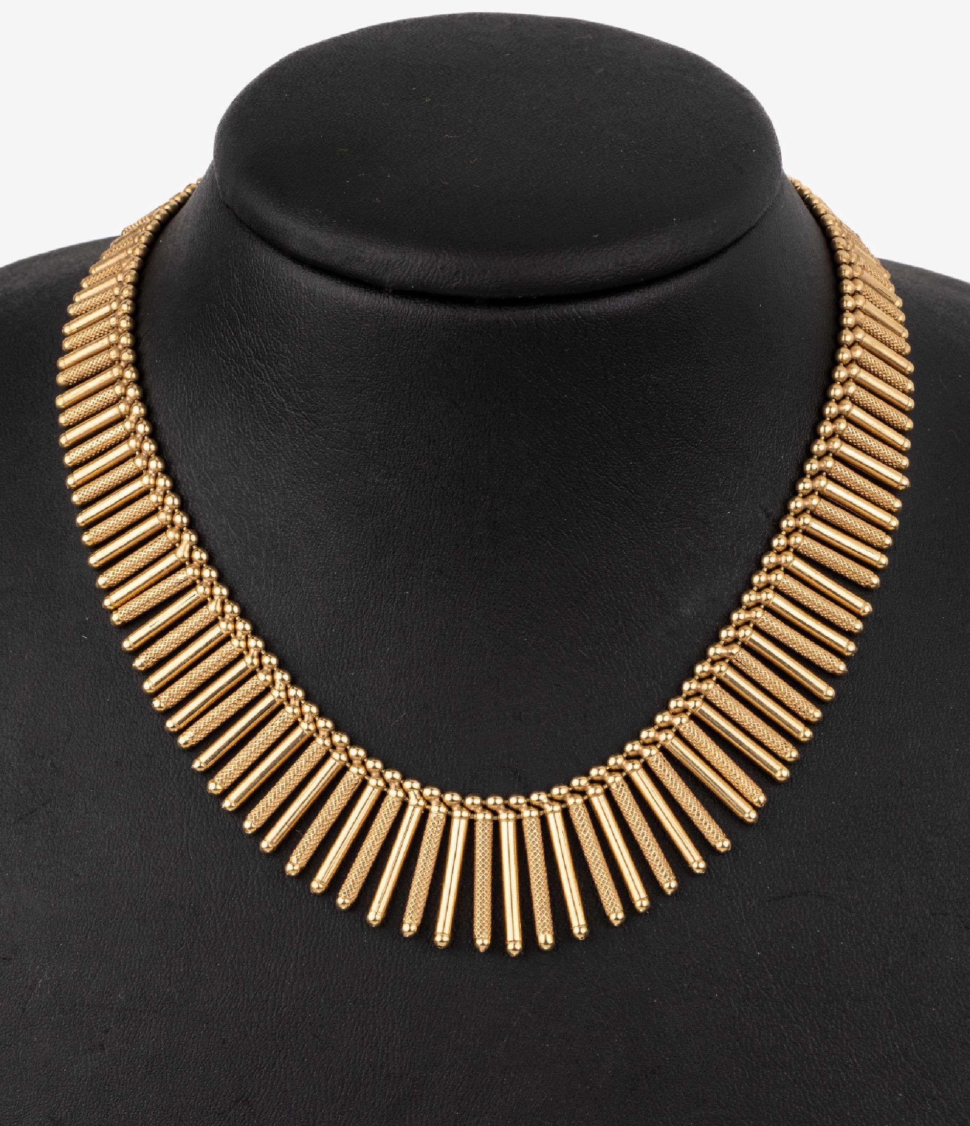 Exclusives 18 kt Gold Collier, ca. 58.1 g, GG 750/000, bewegl. Stäbchen im Verlauf, im Wechsel grav. und pol., L. ca. 45 cm, Kastenschloß mit ...