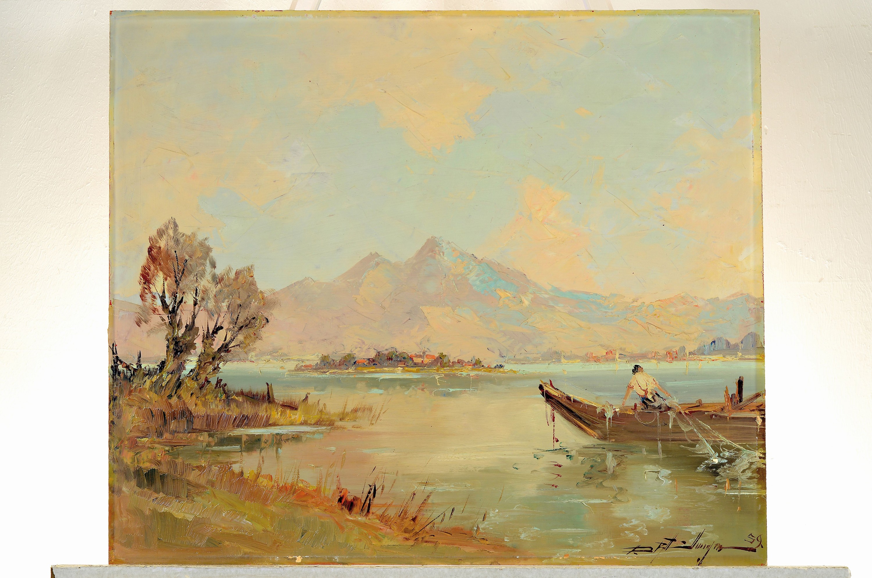 Detail k: Ungedeuteter Künstler, datiert (19)59, Fischer am Ufer des Chiemsees, im Hintergrund die Fraueninsel und die Alpen, Öl/Hartfaser, Spachteltechnik, ...