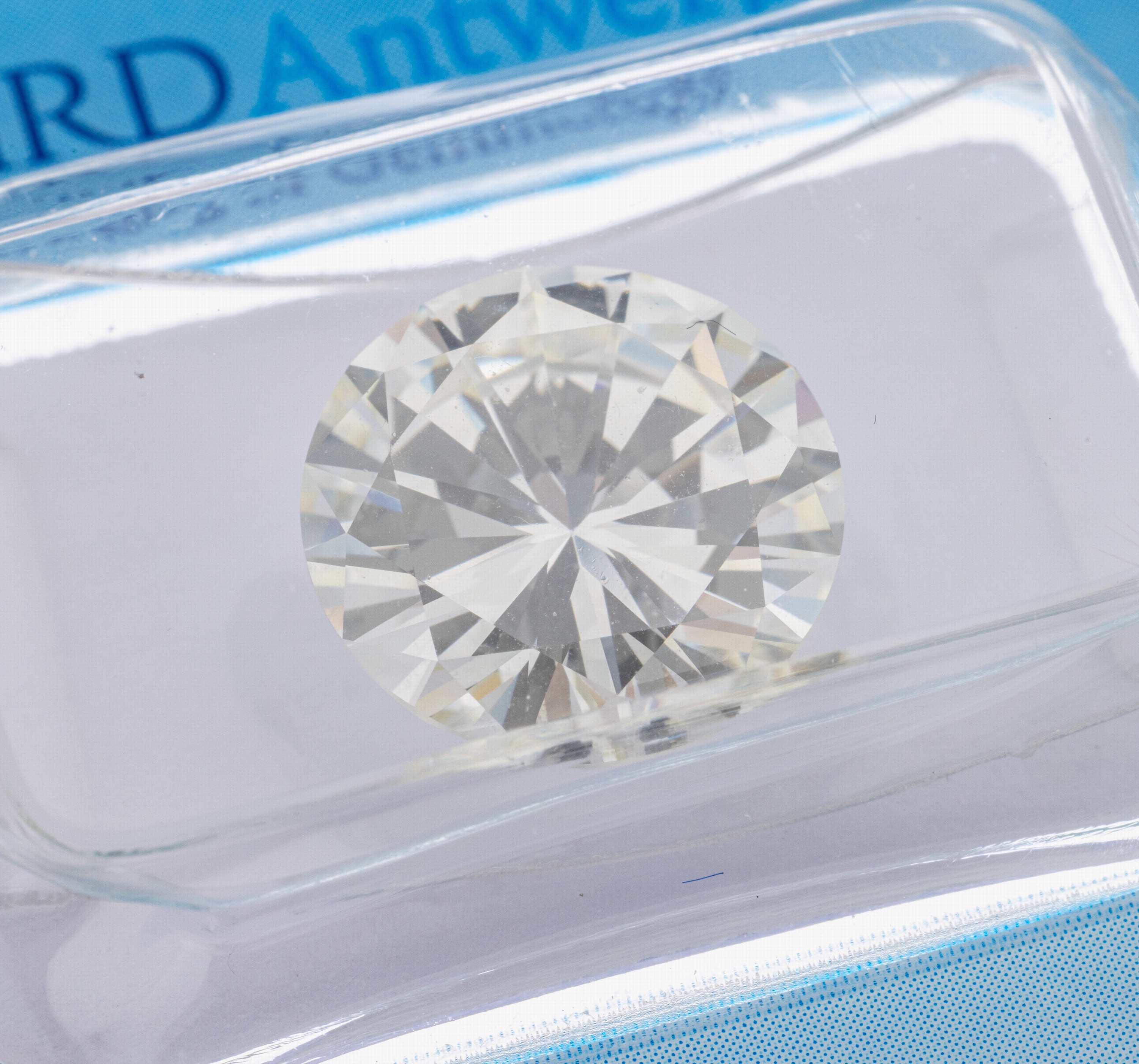 Detail c: Loser Brillant, 5.05 ct l.get.Weiß(I)/vvs2, 11.45-11.47 x 6.54 mm, Proportionen gut, Politur sehr gut, Symmetrie sehr gut, Fluoreszenz keine, ...