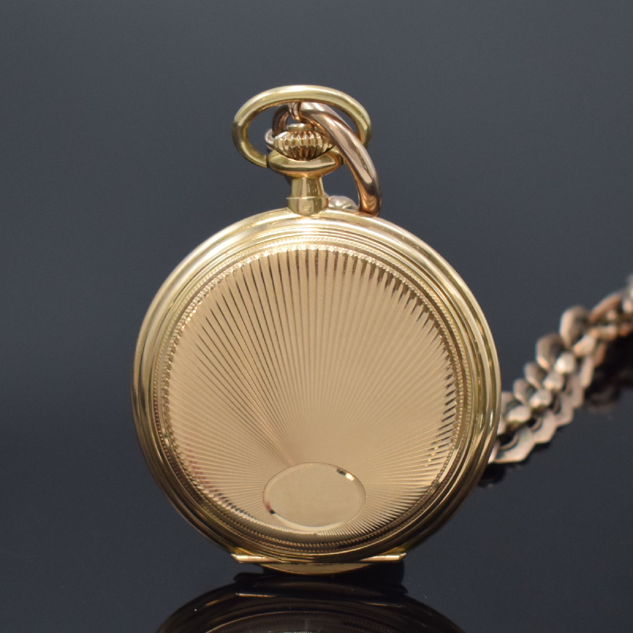 Detail b: GENEVE Herrensavonette in RoseG 585/000 mit Kette in RG 333/000, Schweiz um 1910, 3- Deckel-Goldgeh., Sprung- u. Rückdeckel m. Strahlendekor, ...