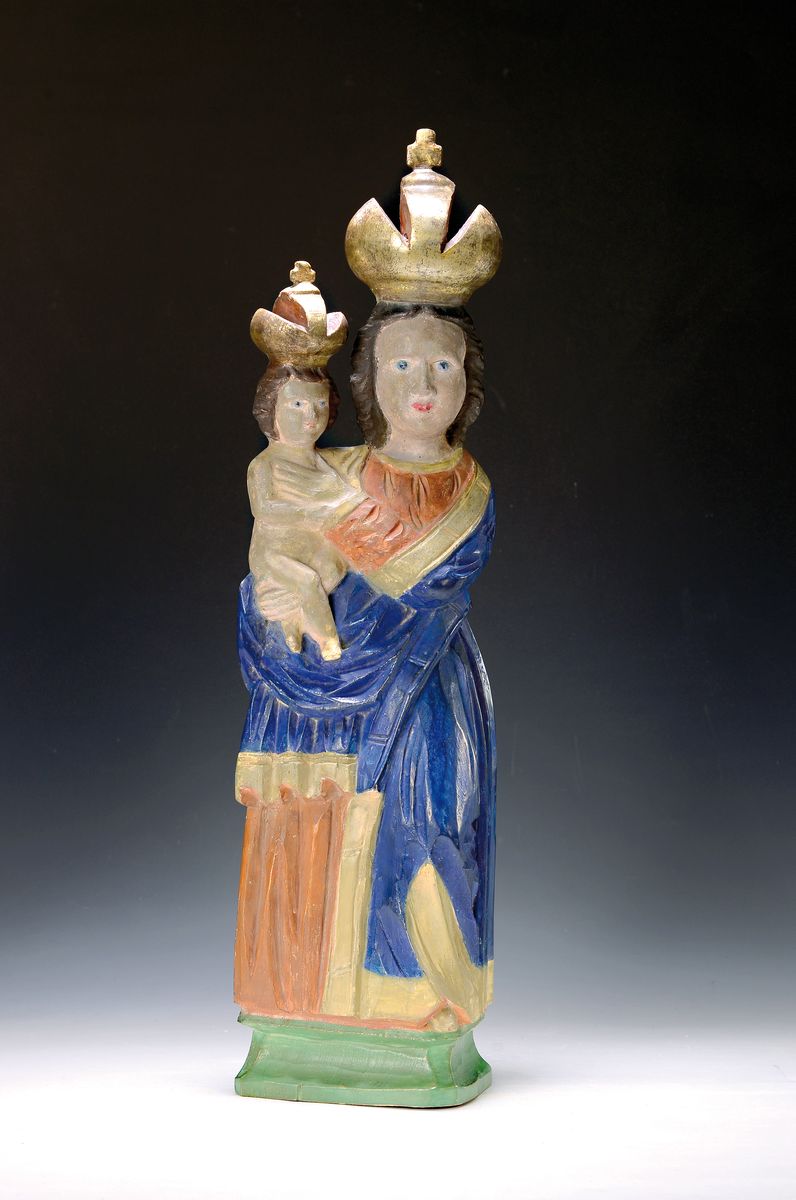 Madonna vom Heiligen Berg zu Pribram, Böhmen, 2. Hälfte 19. Jh., Holz geschnitzt und polychrom gefasst, restauriert, H. ca. 54cm, dazu Wandkonsole ...
