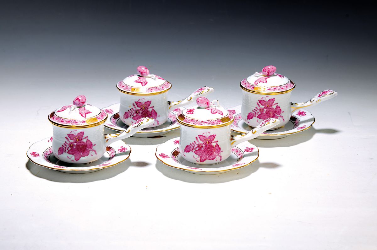10 Cremetöpfchen mit Deckeln und Untertassen, Herend Ungarn, Dekor Apponyi purpur, Porzellan, Goldstaffage, H. je ca. 9cm