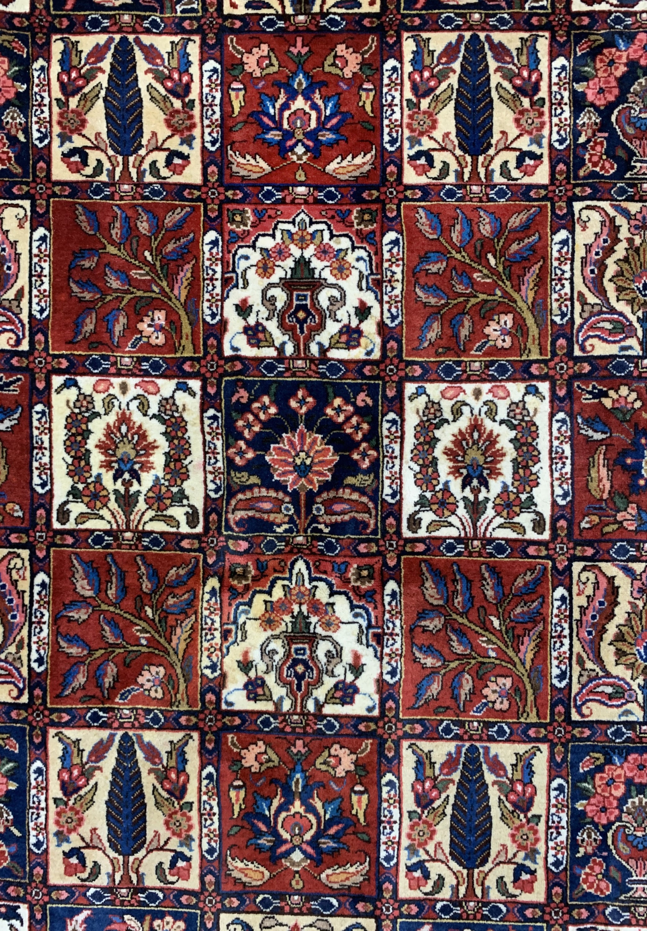 Detail b: Bachtiar Kork fein, Persien, ca. 50 Jahre, Korkwolle auf Baumwolle, ca. 297 x 212 cm, EHZ: 2(Fleckig)