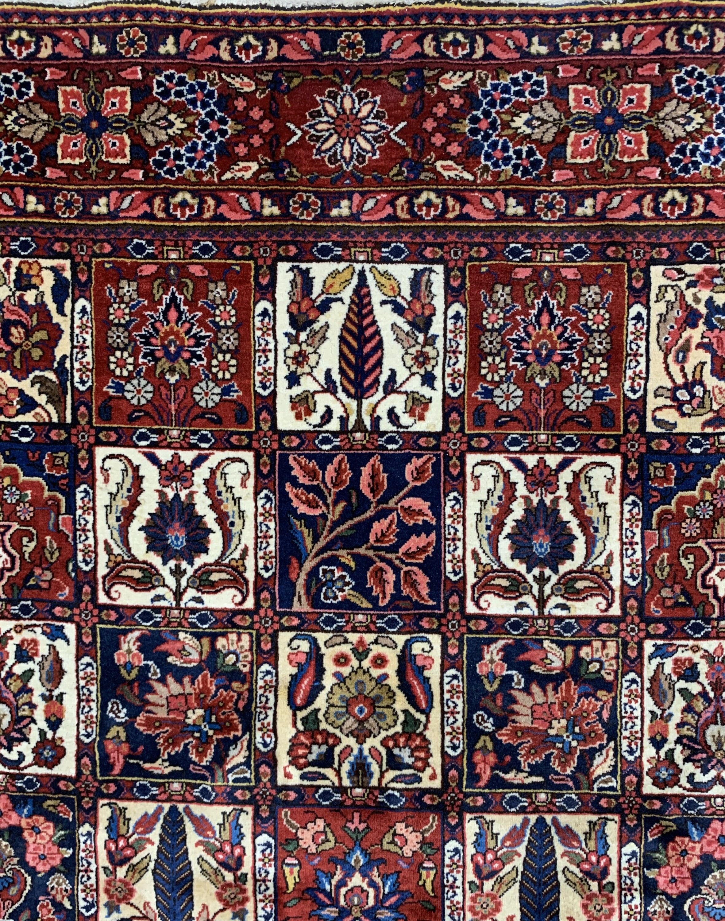 Detail c: Bachtiar Kork fein, Persien, ca. 50 Jahre, Korkwolle auf Baumwolle, ca. 297 x 212 cm, EHZ: 2(Fleckig)